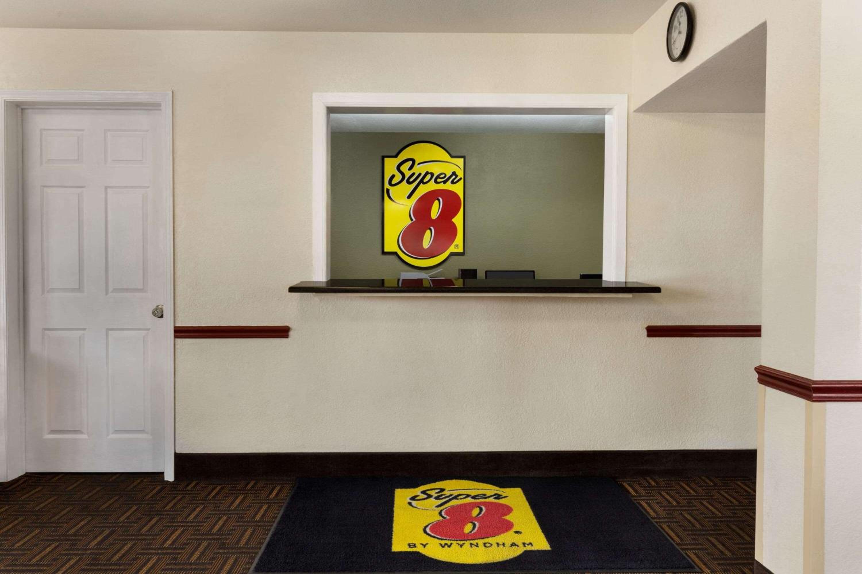 Super 8 by Wyndham Sikeston/Miner Area view 5