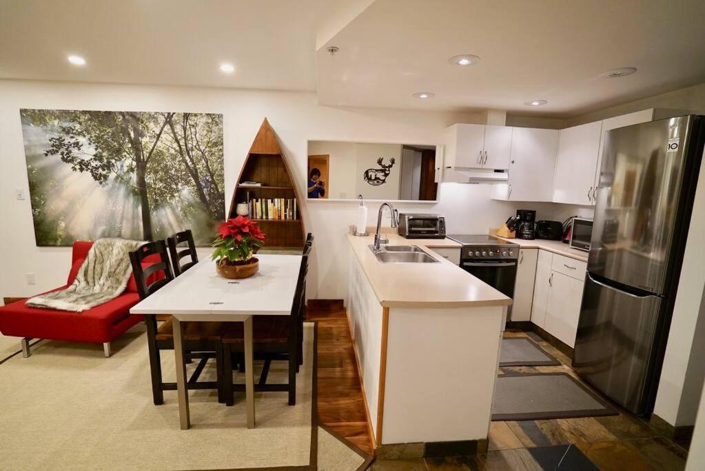 WHISTLER Luxury Ski In/Out+ Parking+HotTub + Pool