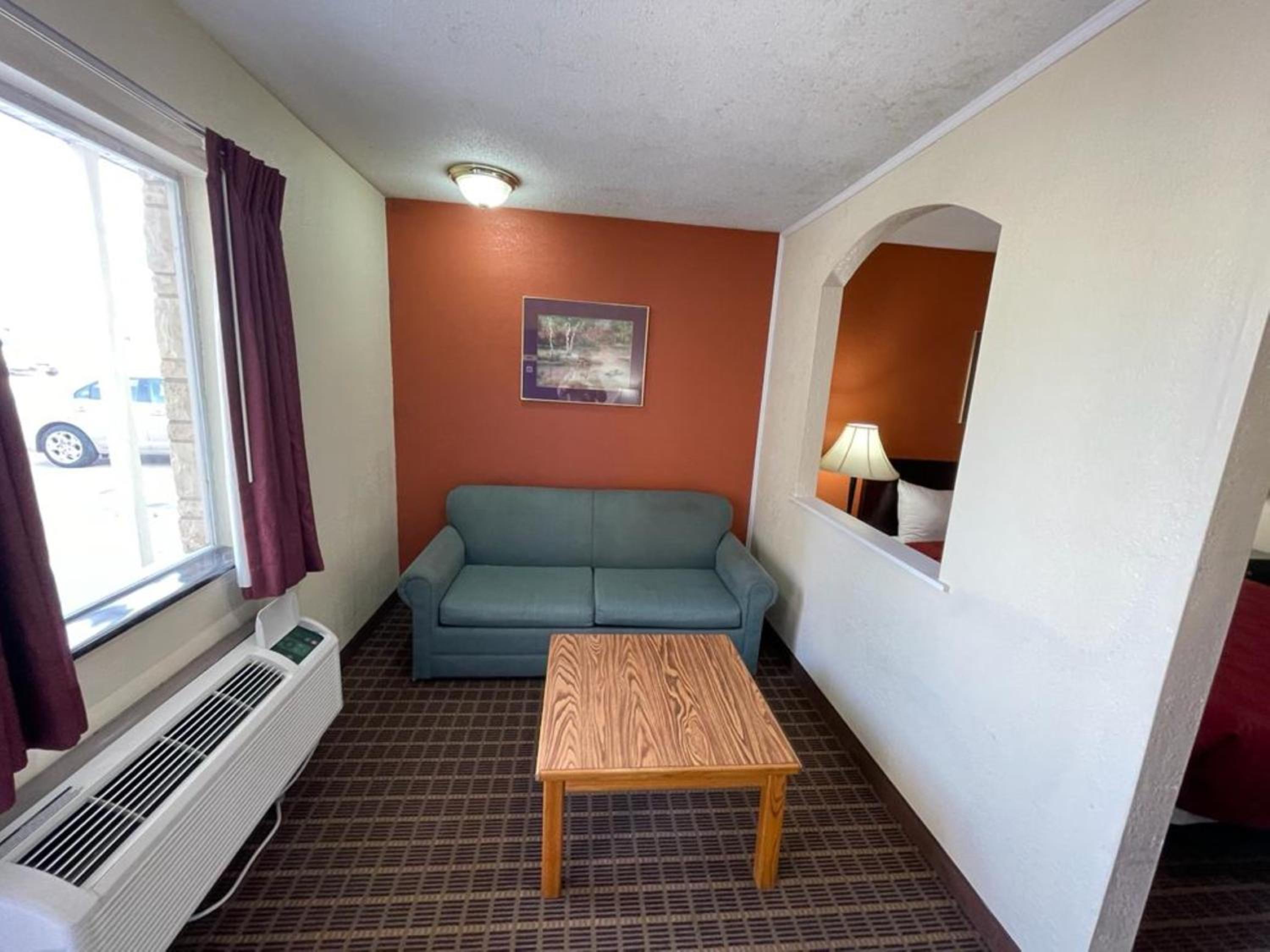 Emporia Vacations - Knights Inn  Suites Emporia - Property Image 20