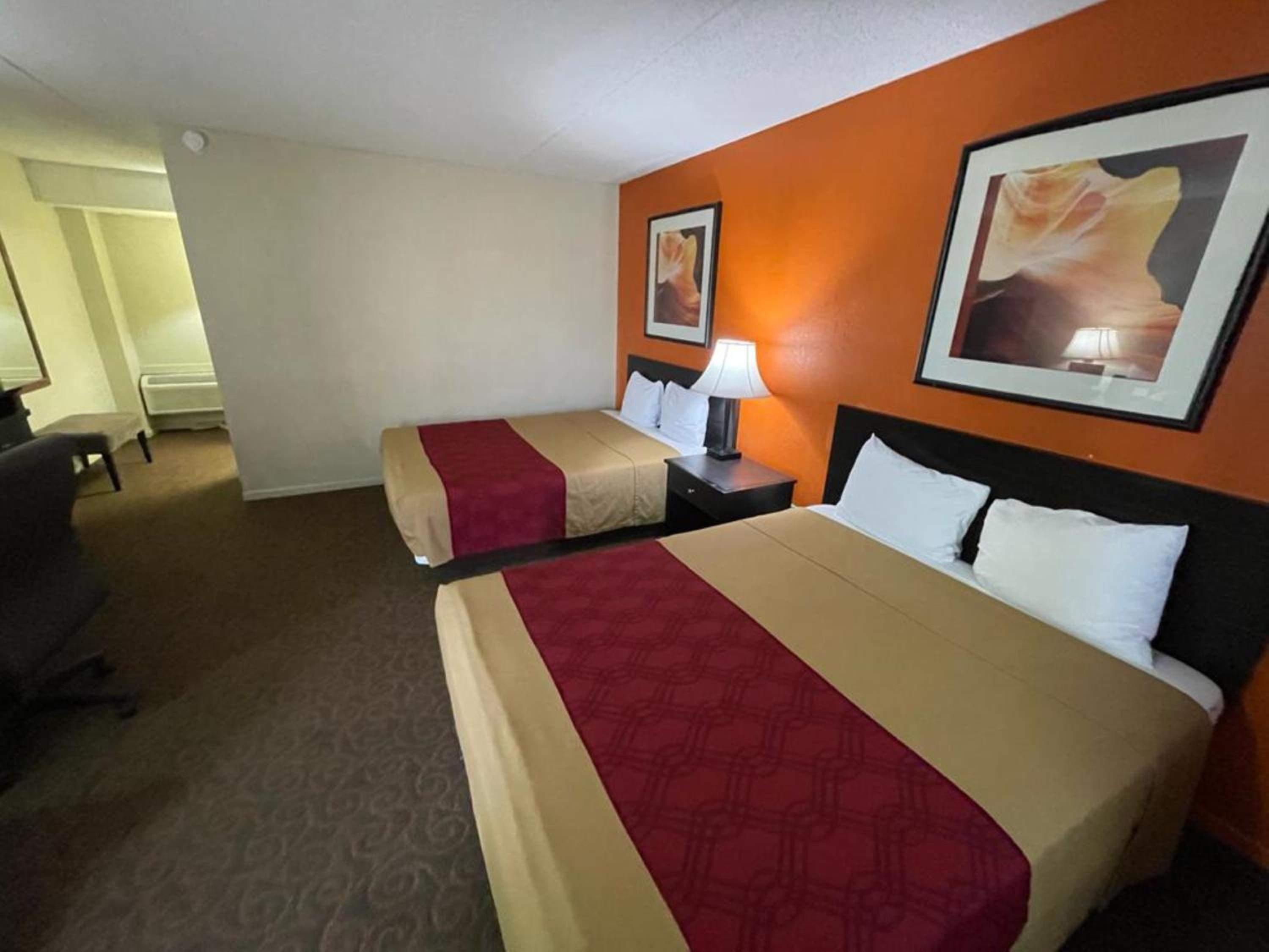 Emporia Vacations - Knights Inn  Suites Emporia - Property Image 101