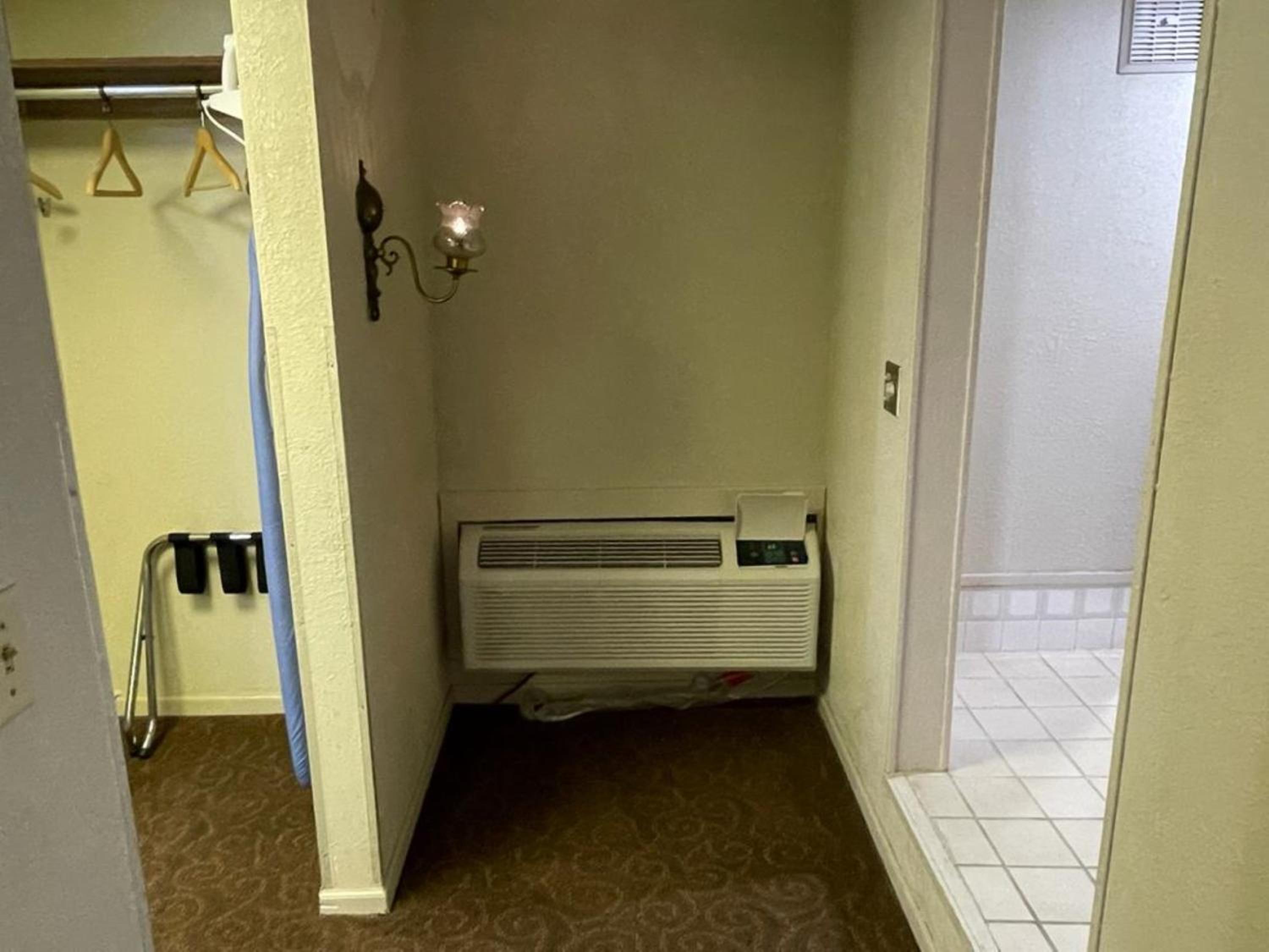 Emporia Vacations - Knights Inn  Suites Emporia - Property Image 103