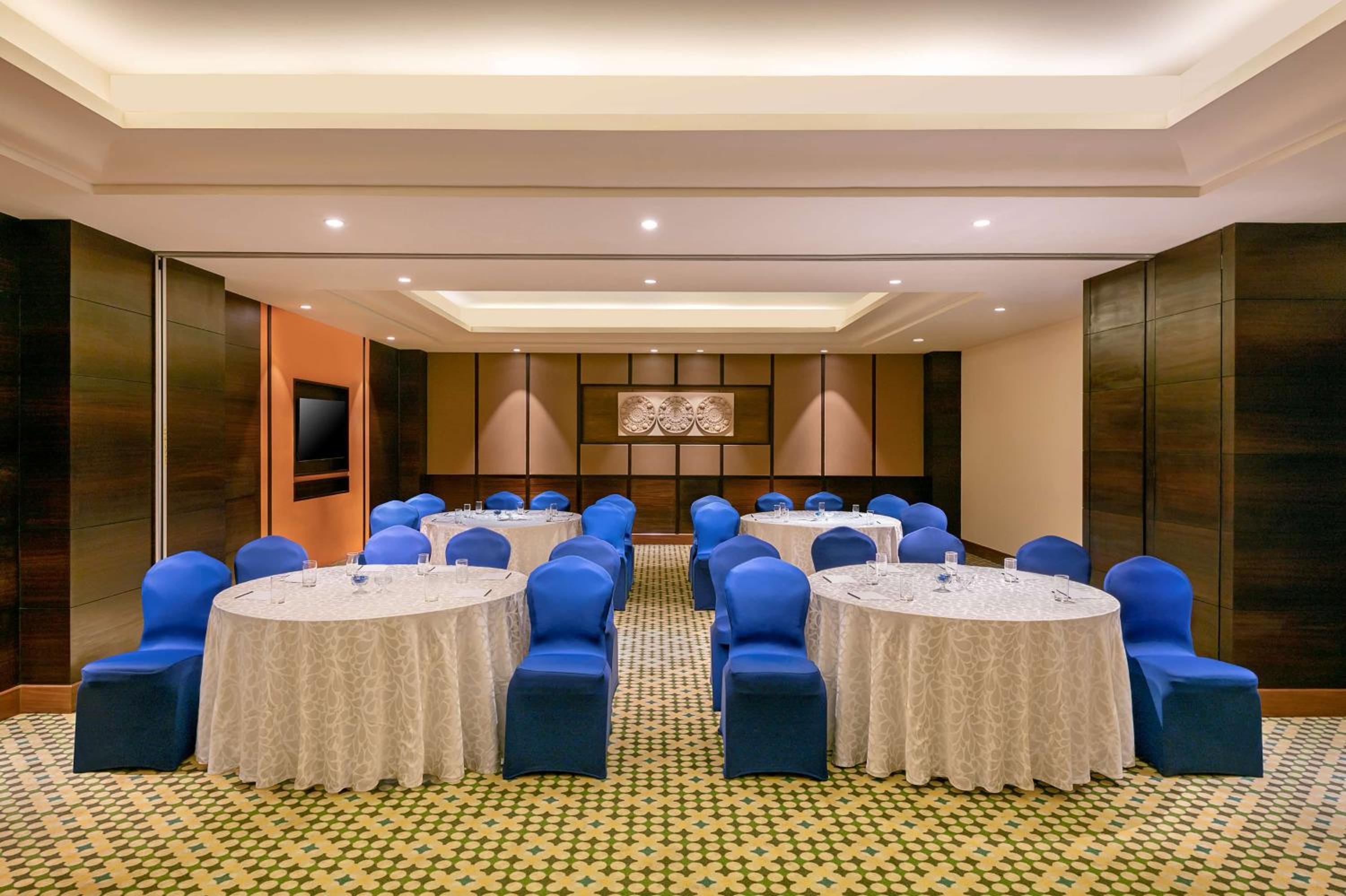 Radisson Blu Plaza Resort & Convention Centre Karjat