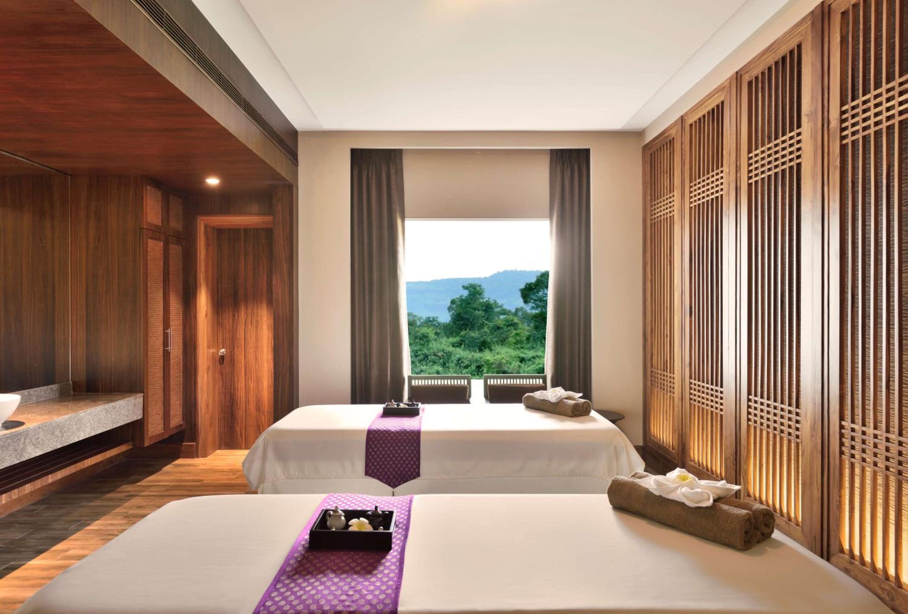 Radisson Blu Plaza Resort & Convention Centre Karjat