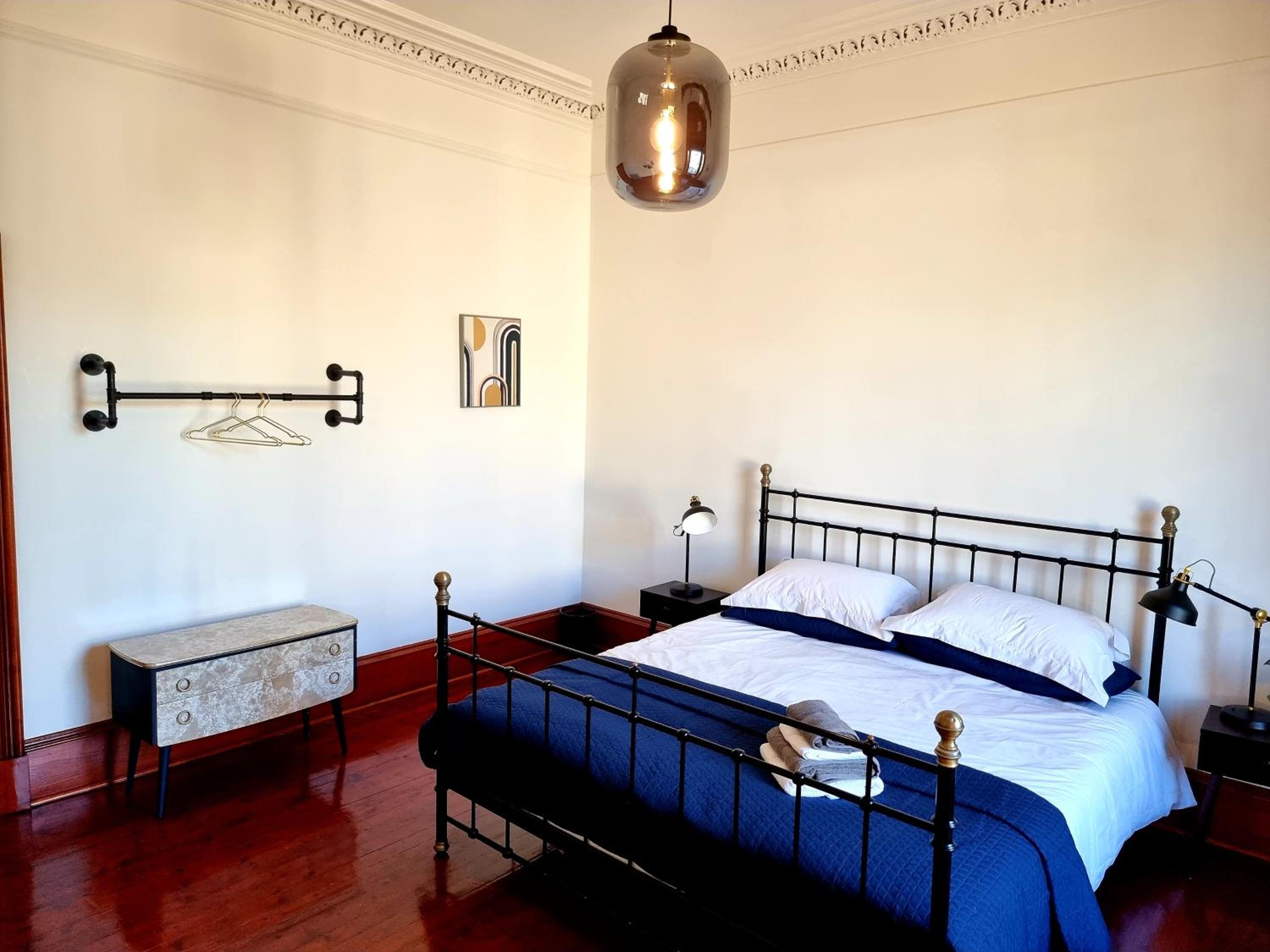 Luxury 2 bedroom city centre apartment with panoramic views and high ceilings view 3