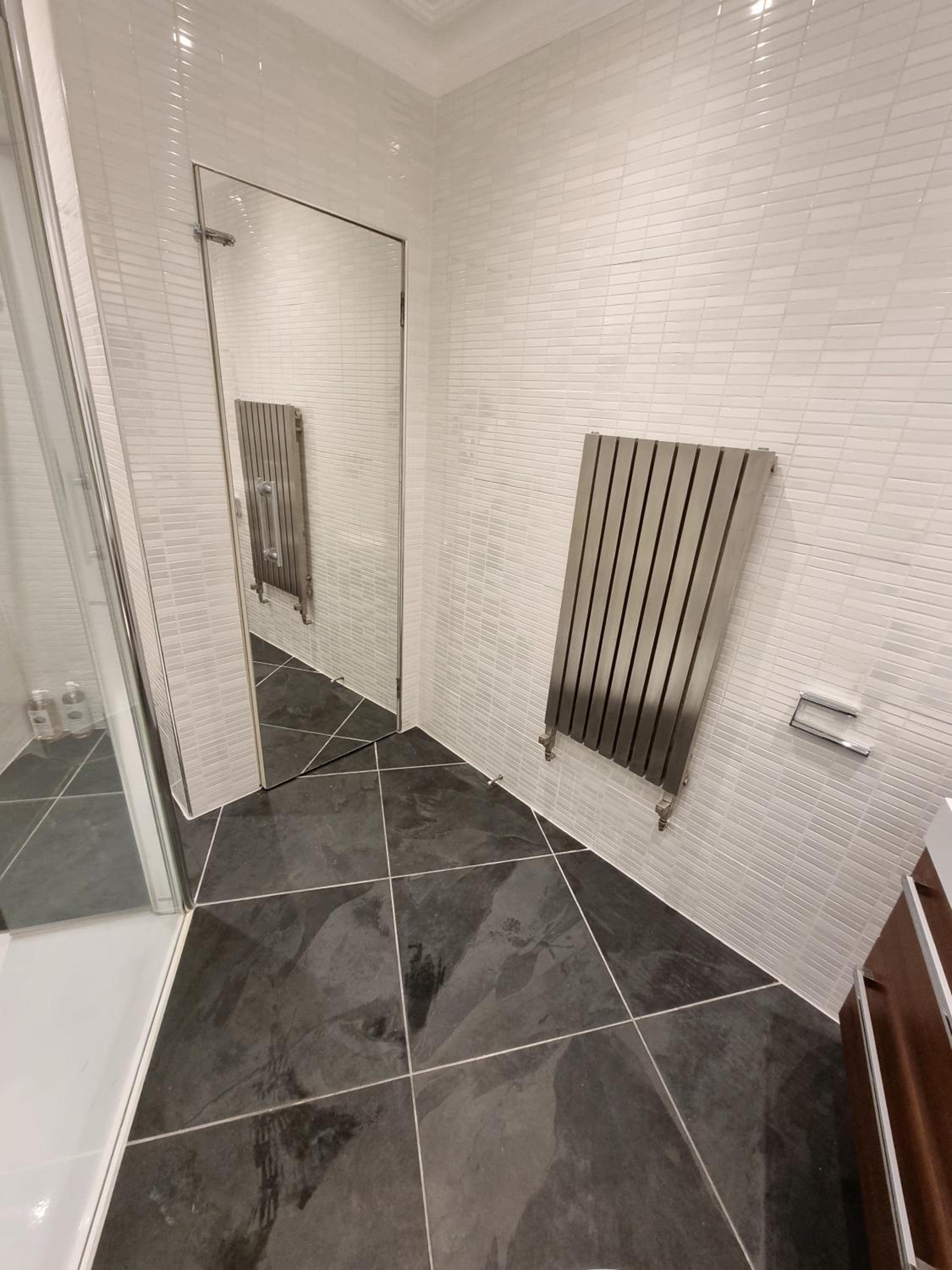 Luxury 2 bedroom city centre apartment with panoramic views and high ceilings view 5