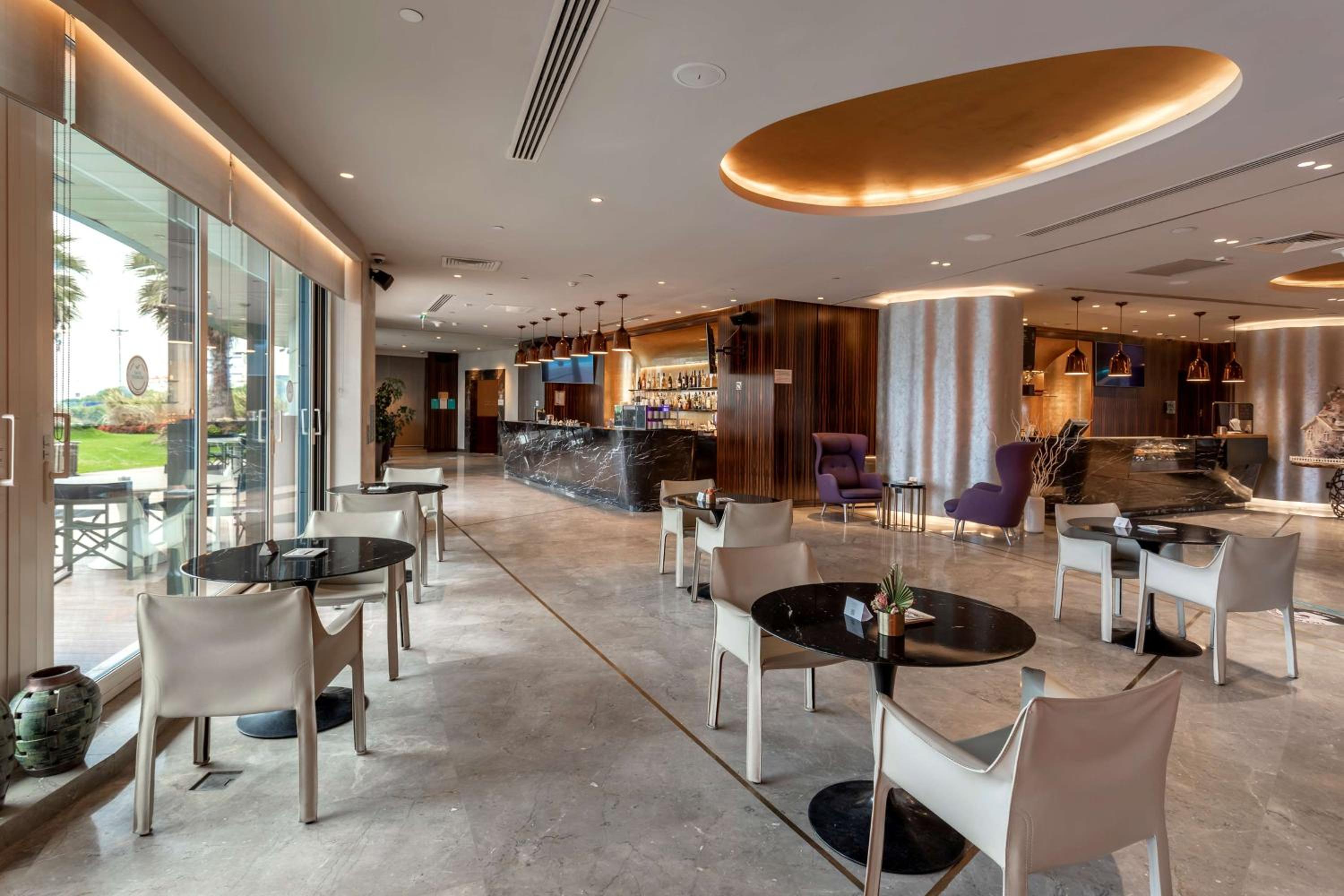 Radisson Blu Otel İstanbul Ottomare - Image 21