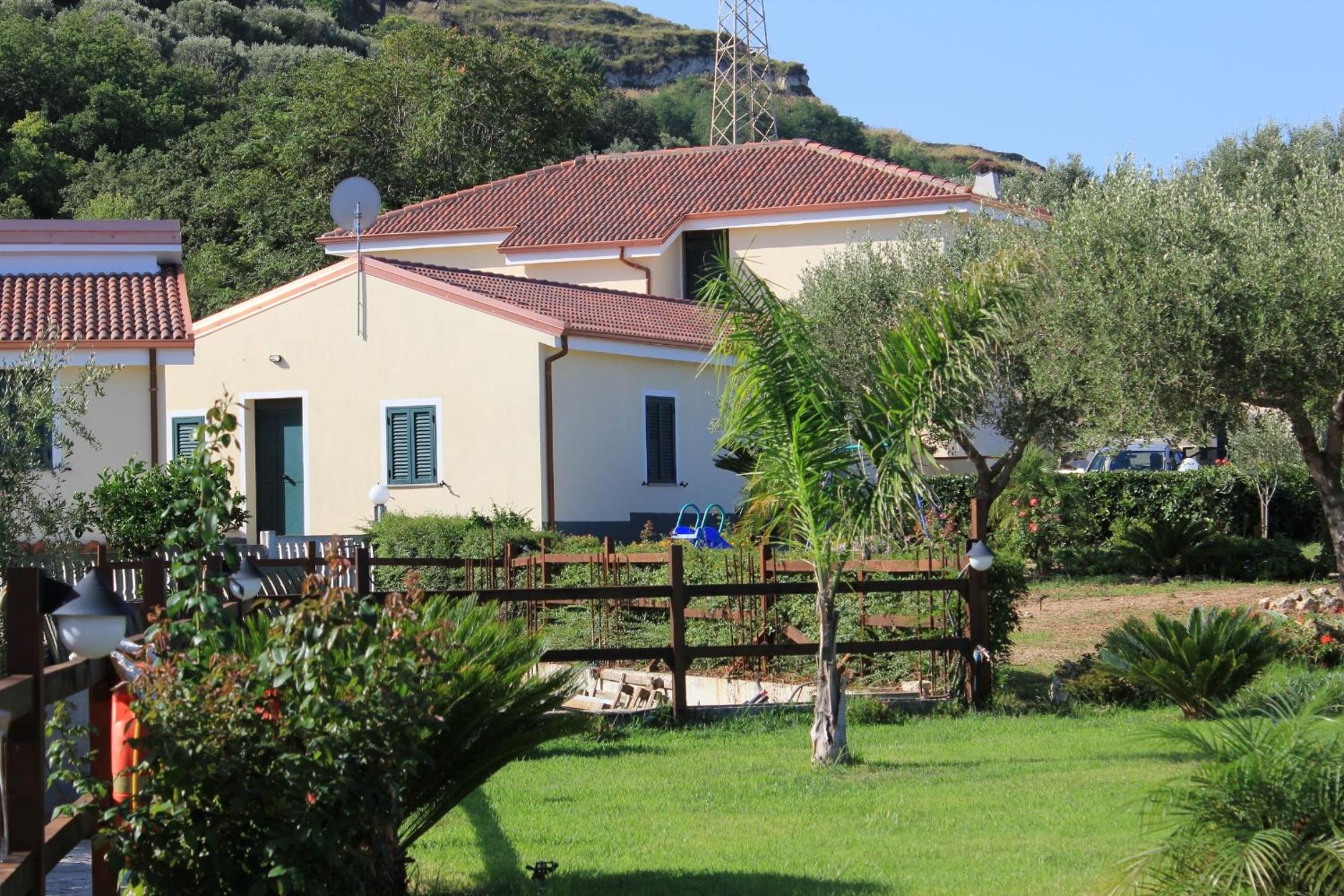 Villa Garden view 4