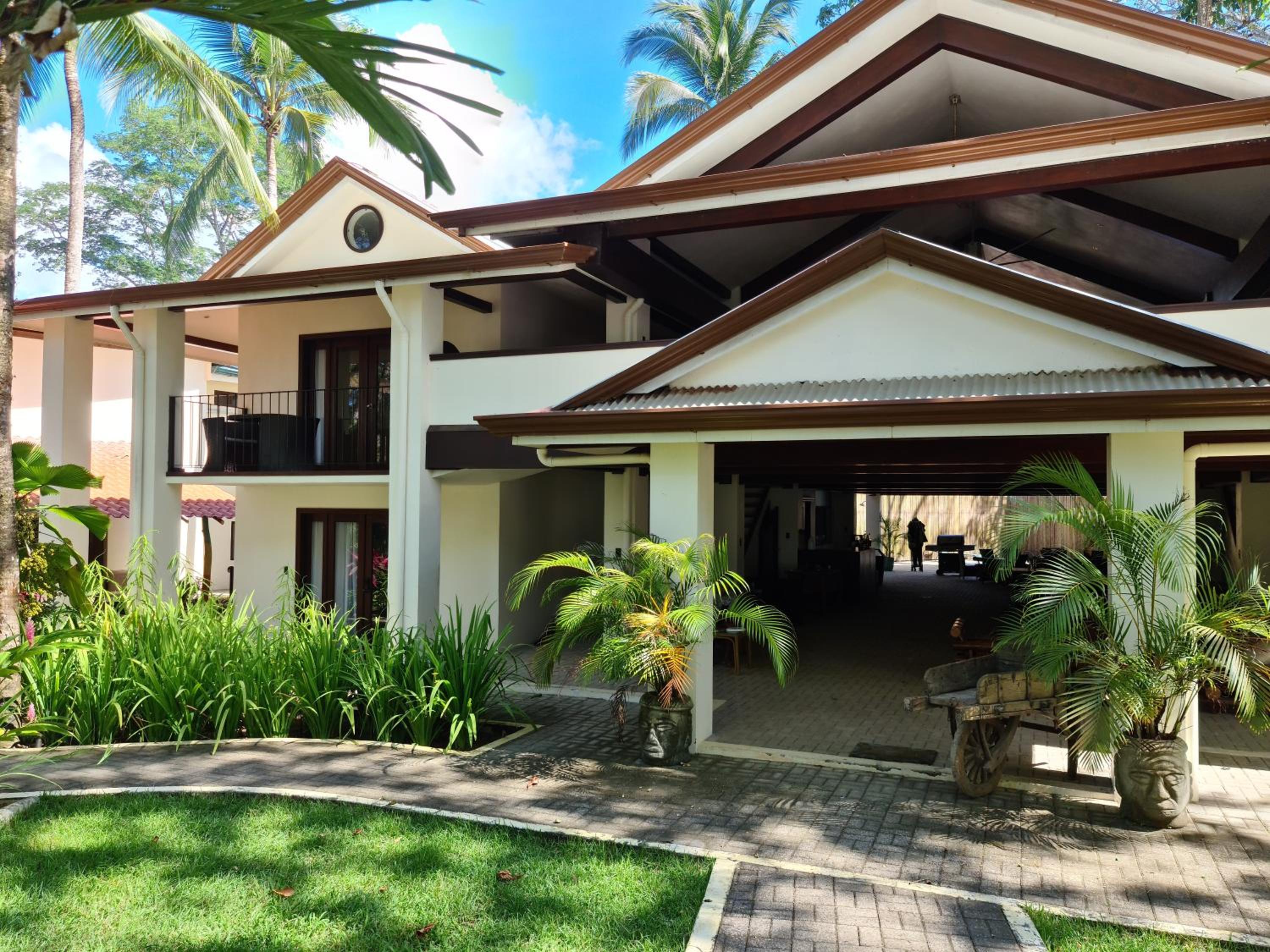 Hona Beach Hotel view 3