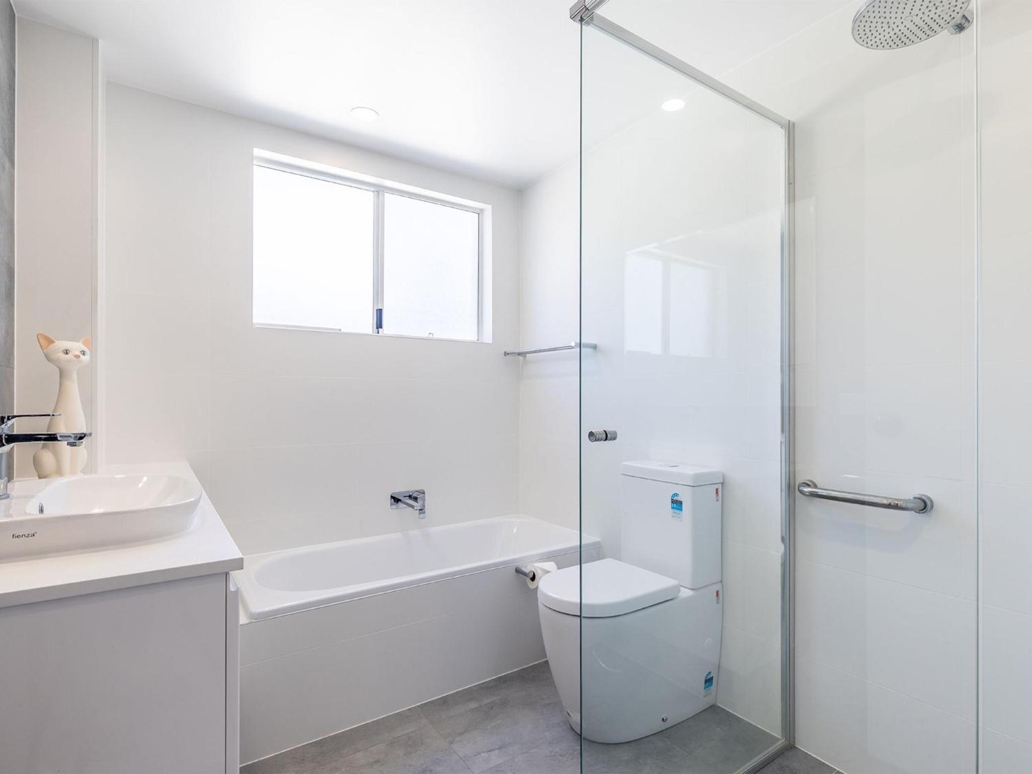 Kristie Court 2, 7 Weatherly Cl close to the beach with WiFi
