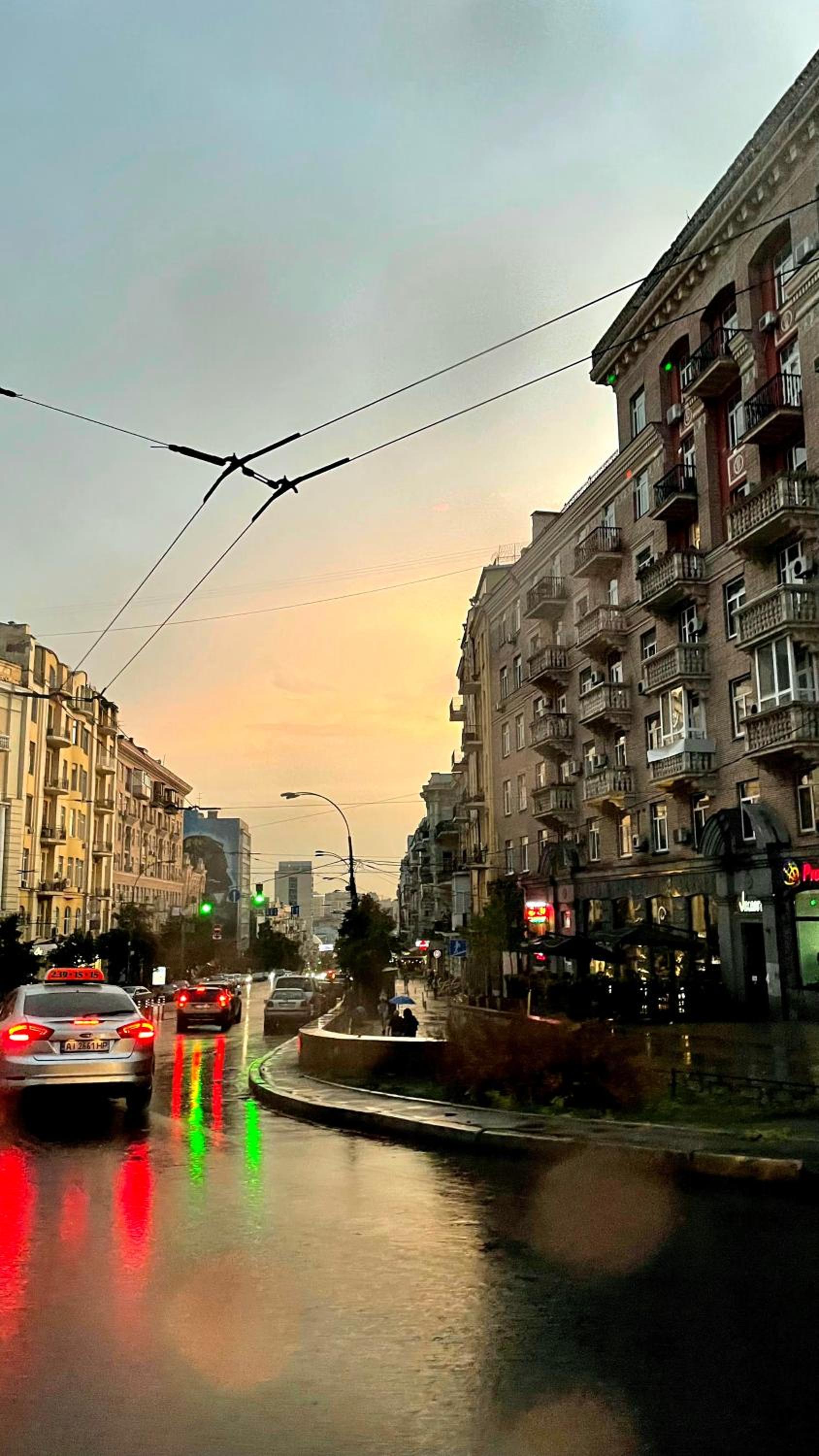 RV Old City Apartment Velyka Vasylkivska 28 self check-in 24х7 view 3
