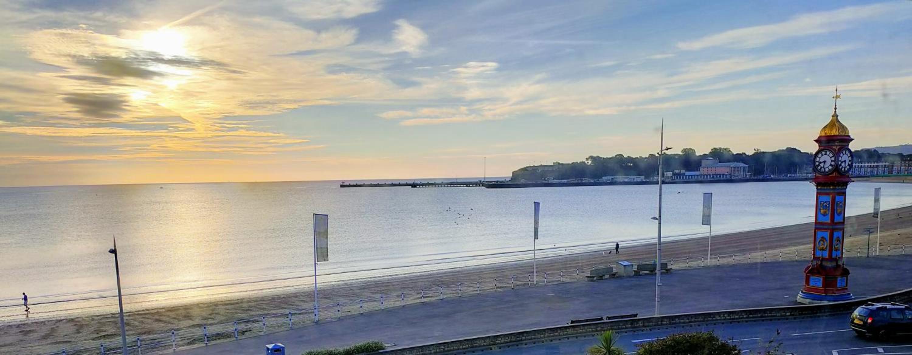 Sunrise View - Beachfront Apartment, Weymouth view 2