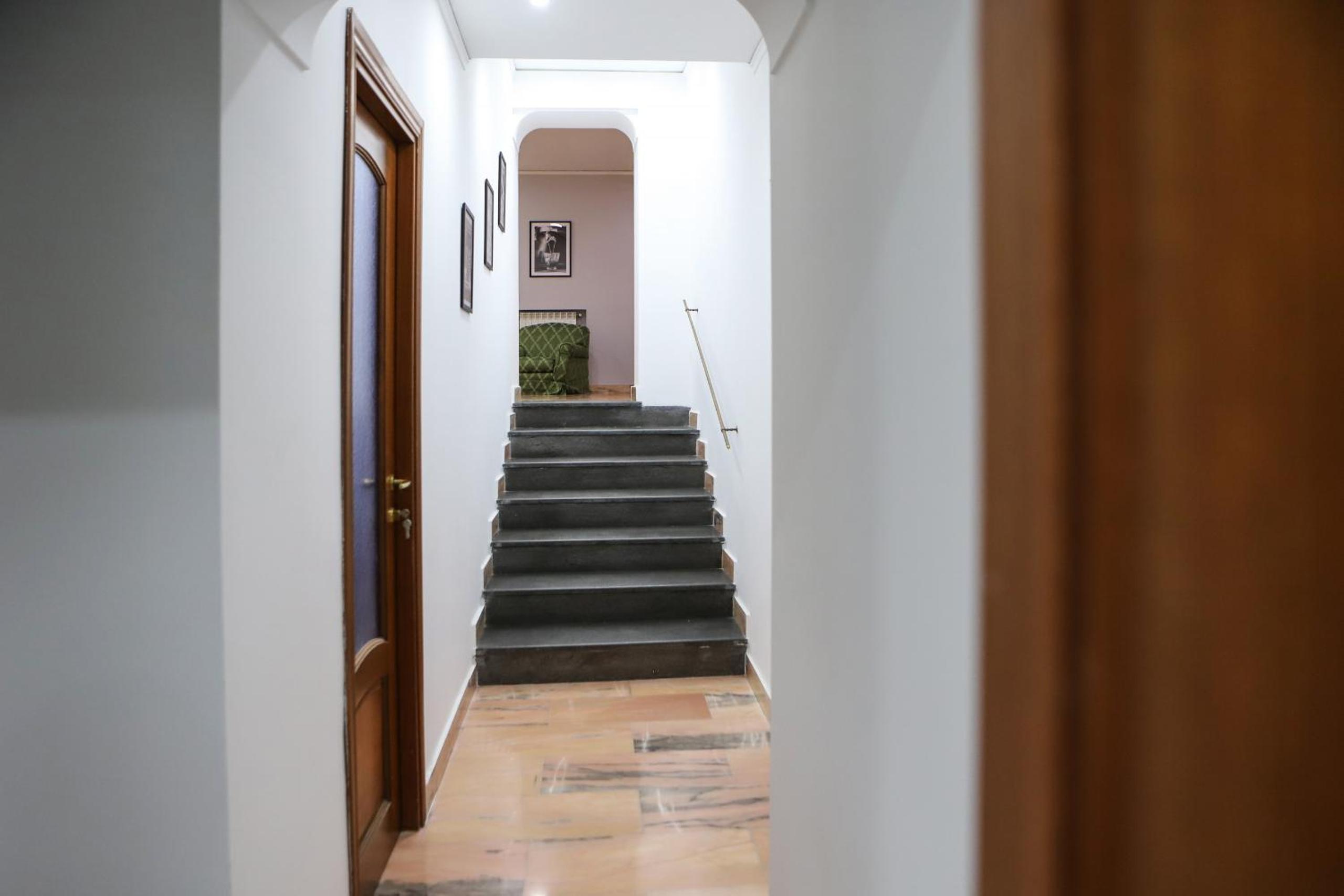 Modern Apartment at Piazza del Gesu' by Wonderful Italy photo 3