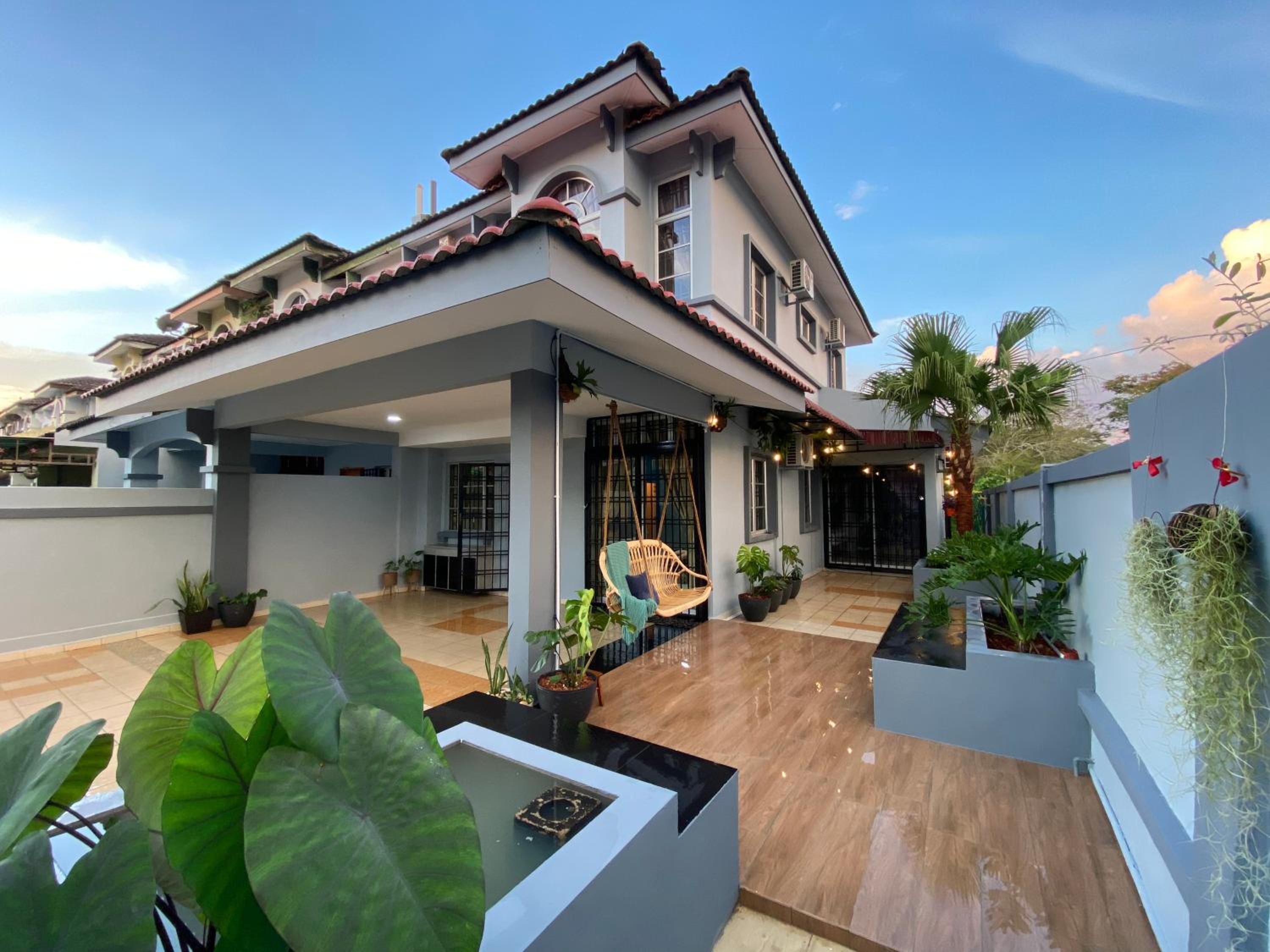Do not book, property was sold