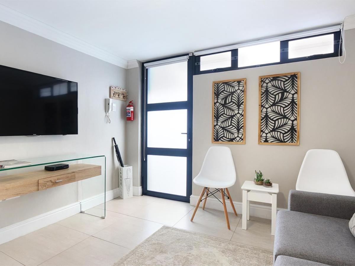 STAR APARTMENTS
