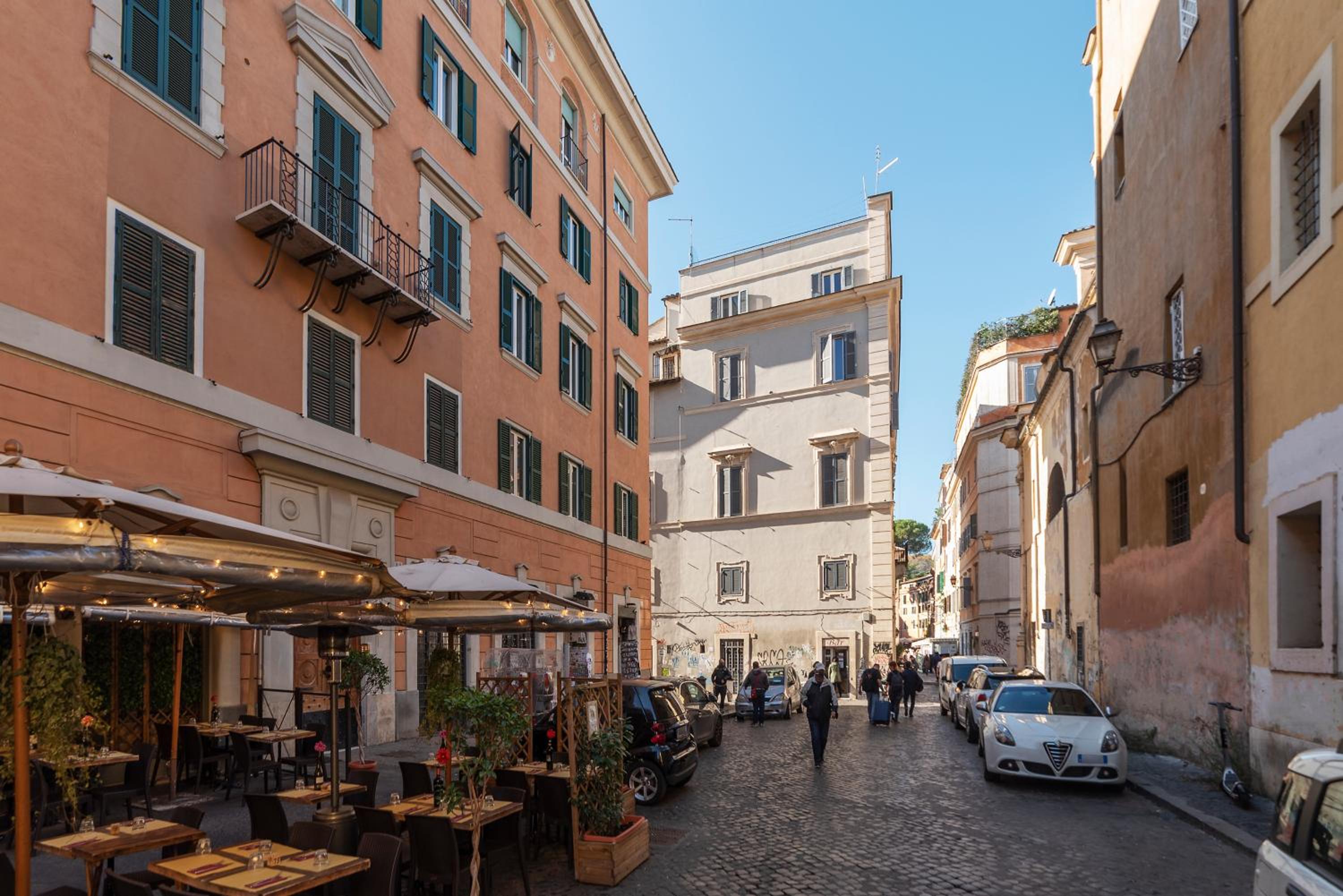 GuestHost - Trastevere Luxury Apartment with Terrace