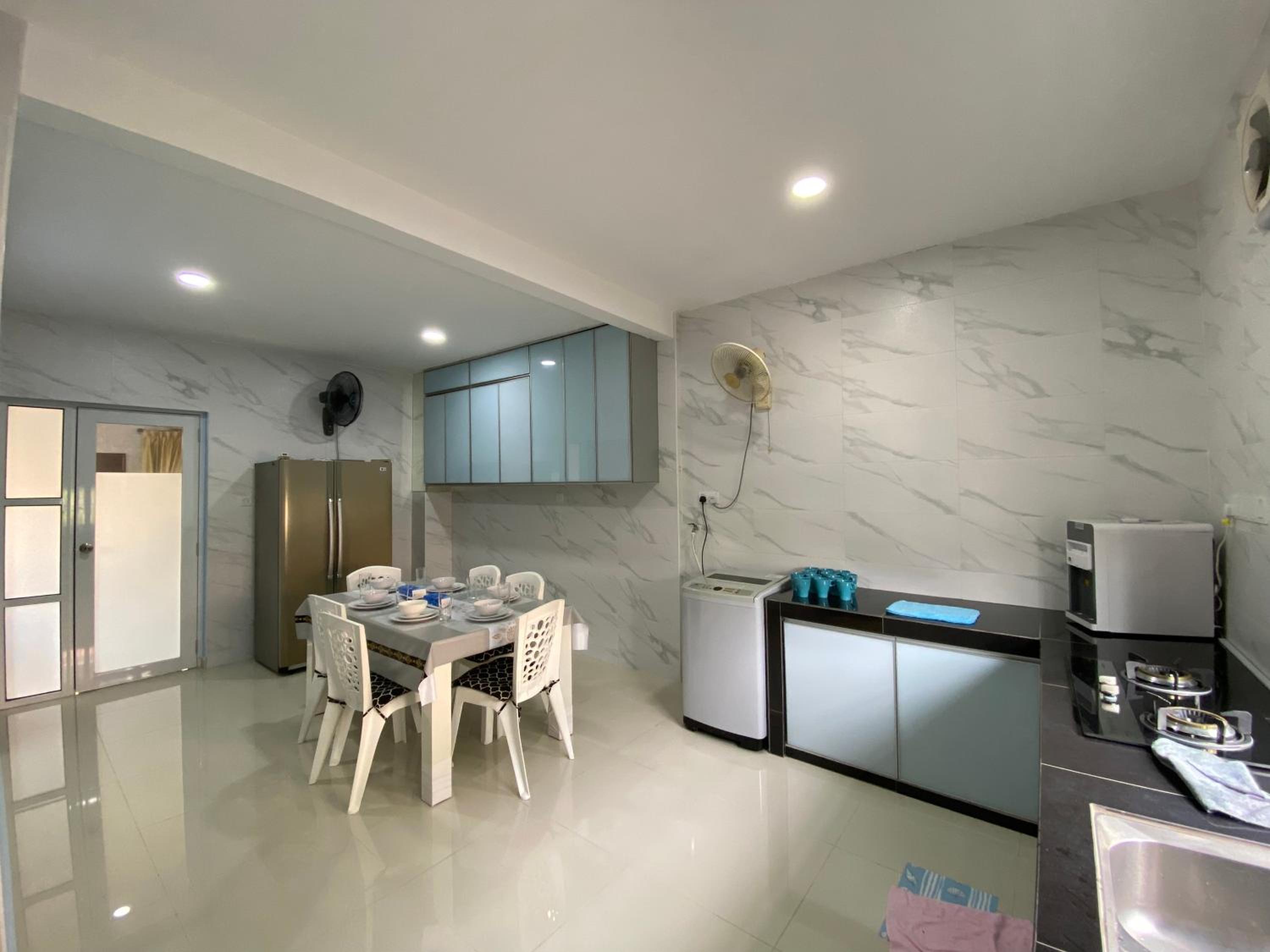 Do not book, property was sold