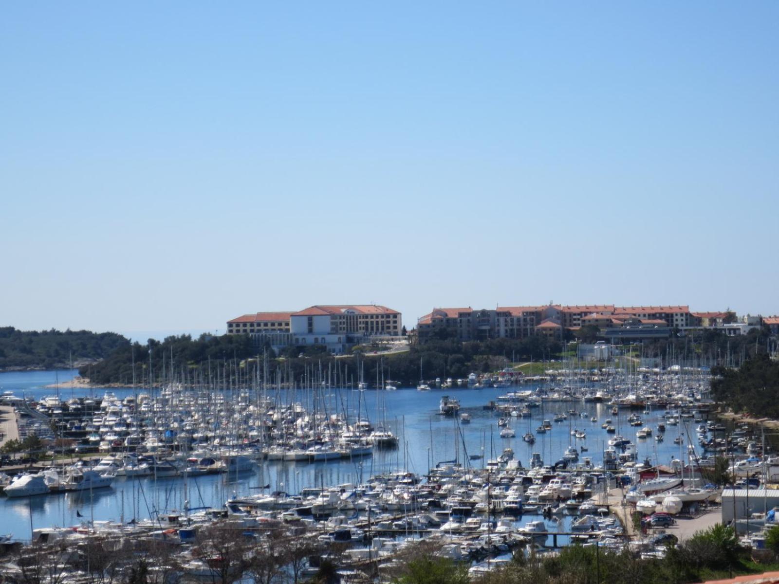 Hotel Zimmer F3 - Image 1