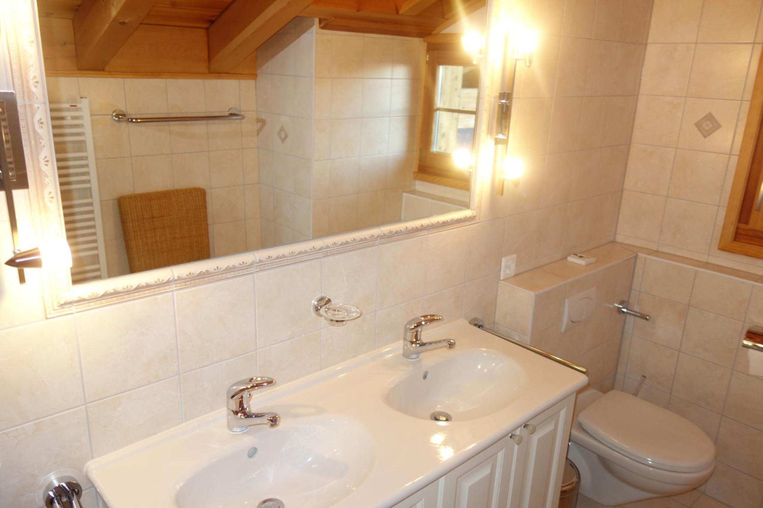 Narnia SKI IN & SKI OUT chalet 14 pers view 4