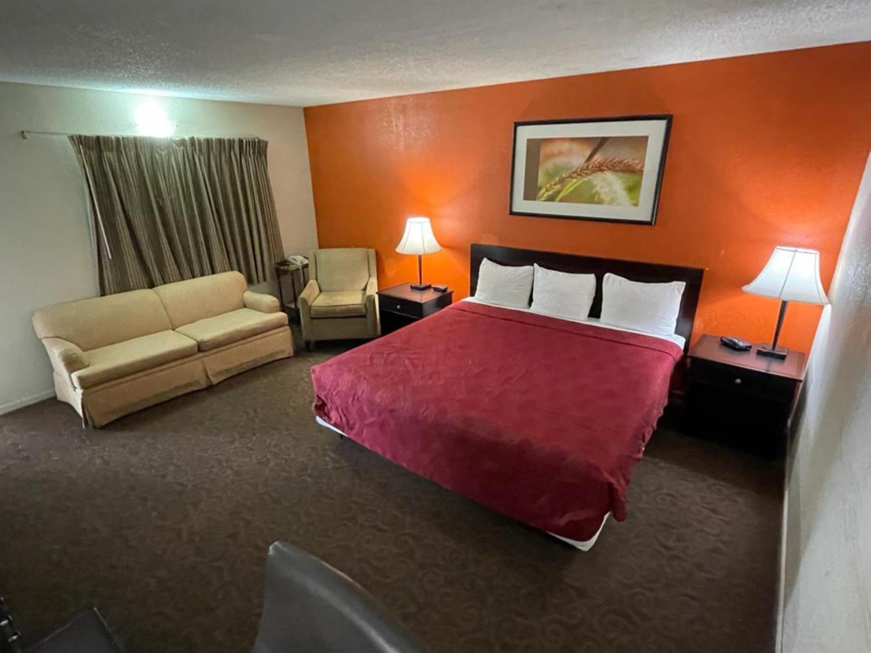 Emporia Vacations - Knights Inn  Suites Emporia - Property Image 108