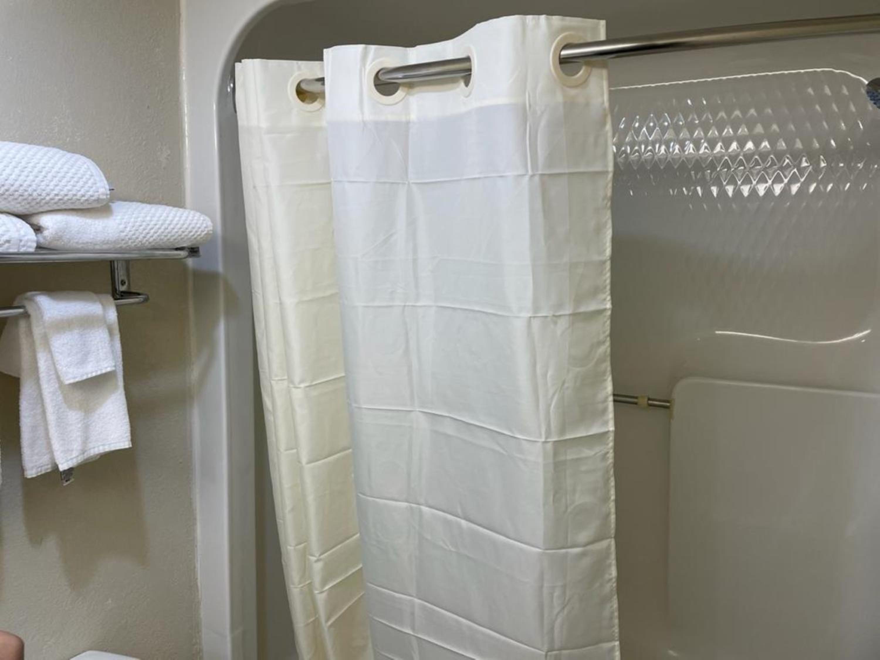 Emporia Vacations - Knights Inn  Suites Emporia - Property Image 111