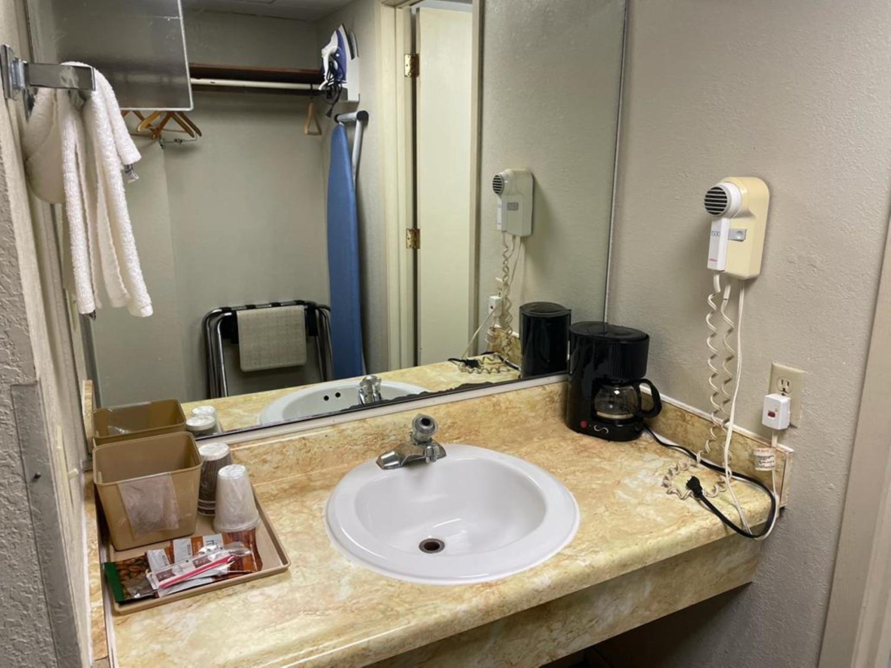 Emporia Vacations - Knights Inn  Suites Emporia - Property Image 113