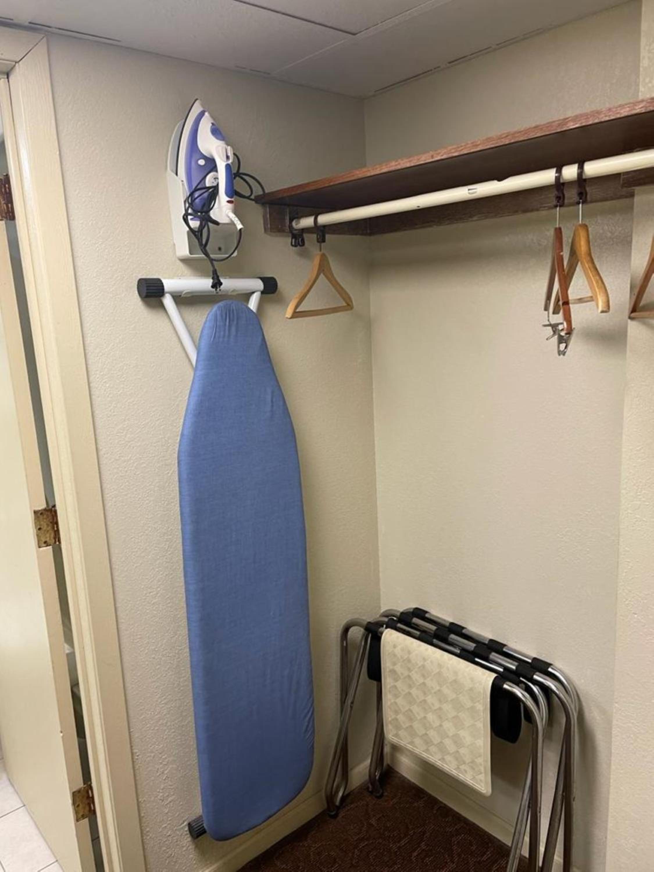 Emporia Vacations - Knights Inn  Suites Emporia - Property Image 114