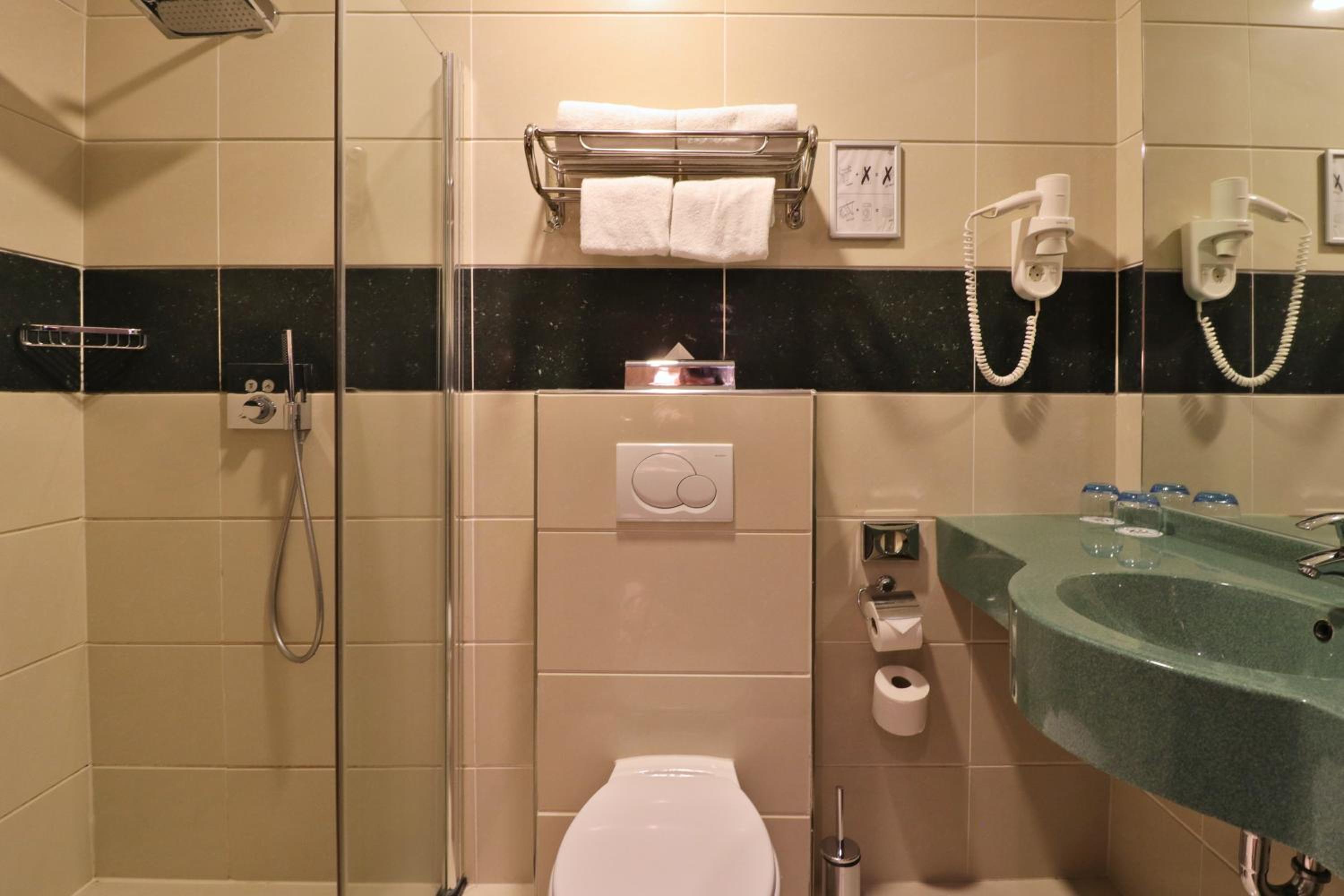 XO Hotels Blue Square 3