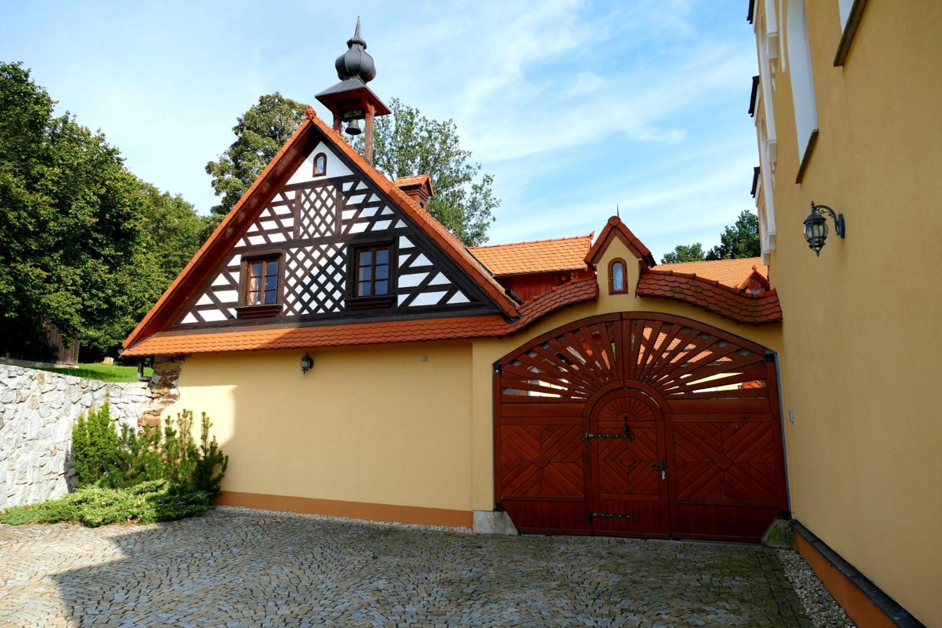 Photo 8