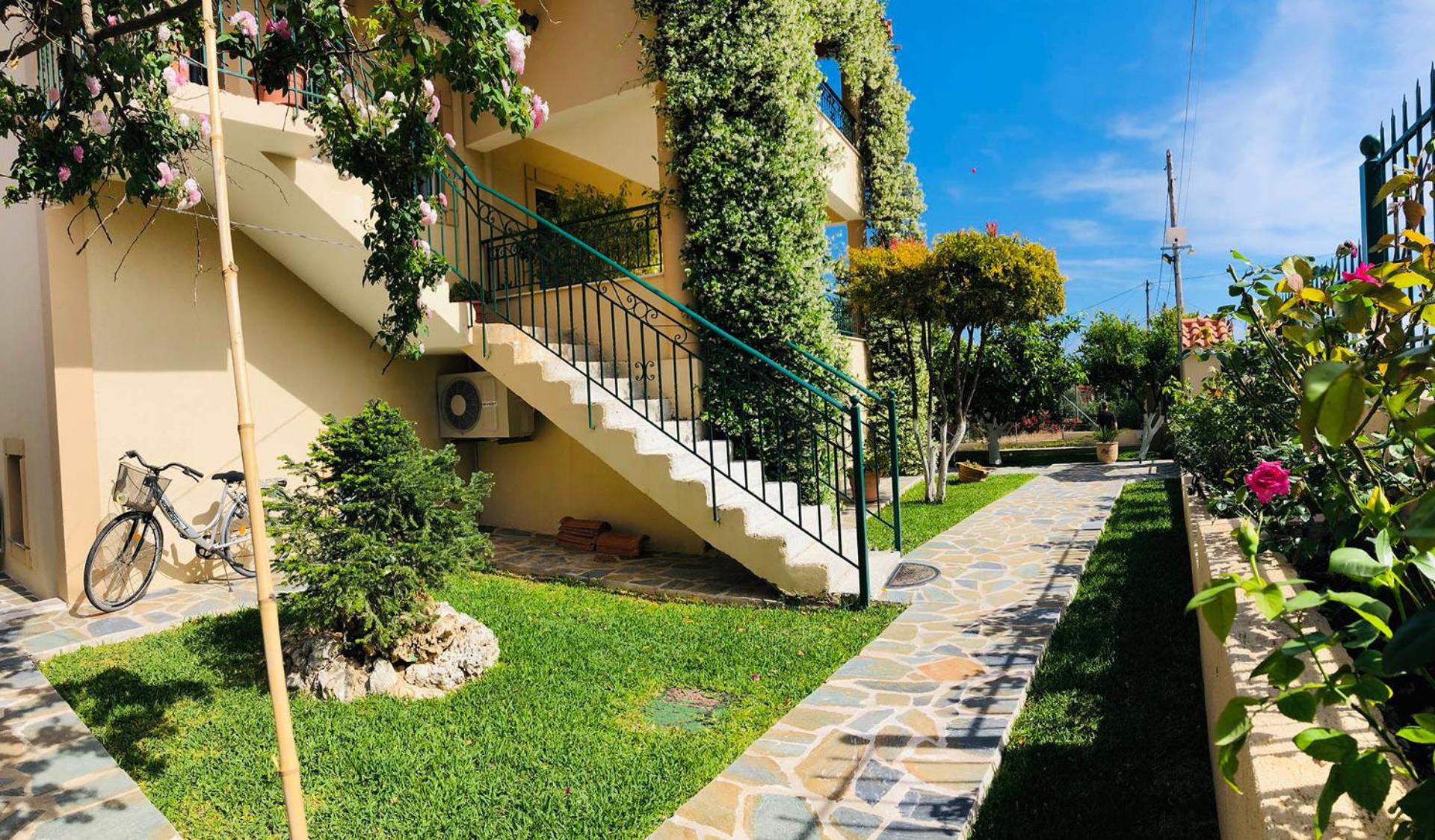 Strelitzia Apartments