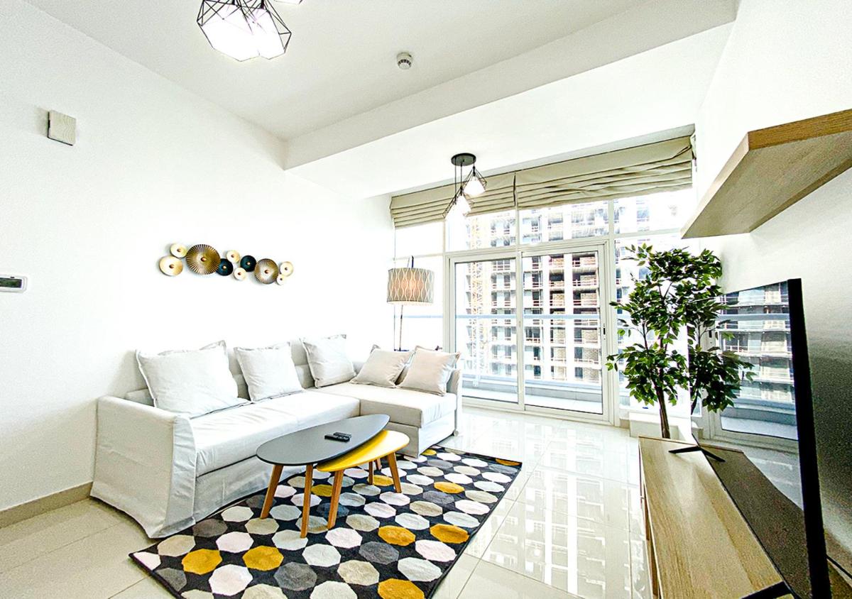 Walk To The Beach Or Enjoy The Amazing View From The Balcony