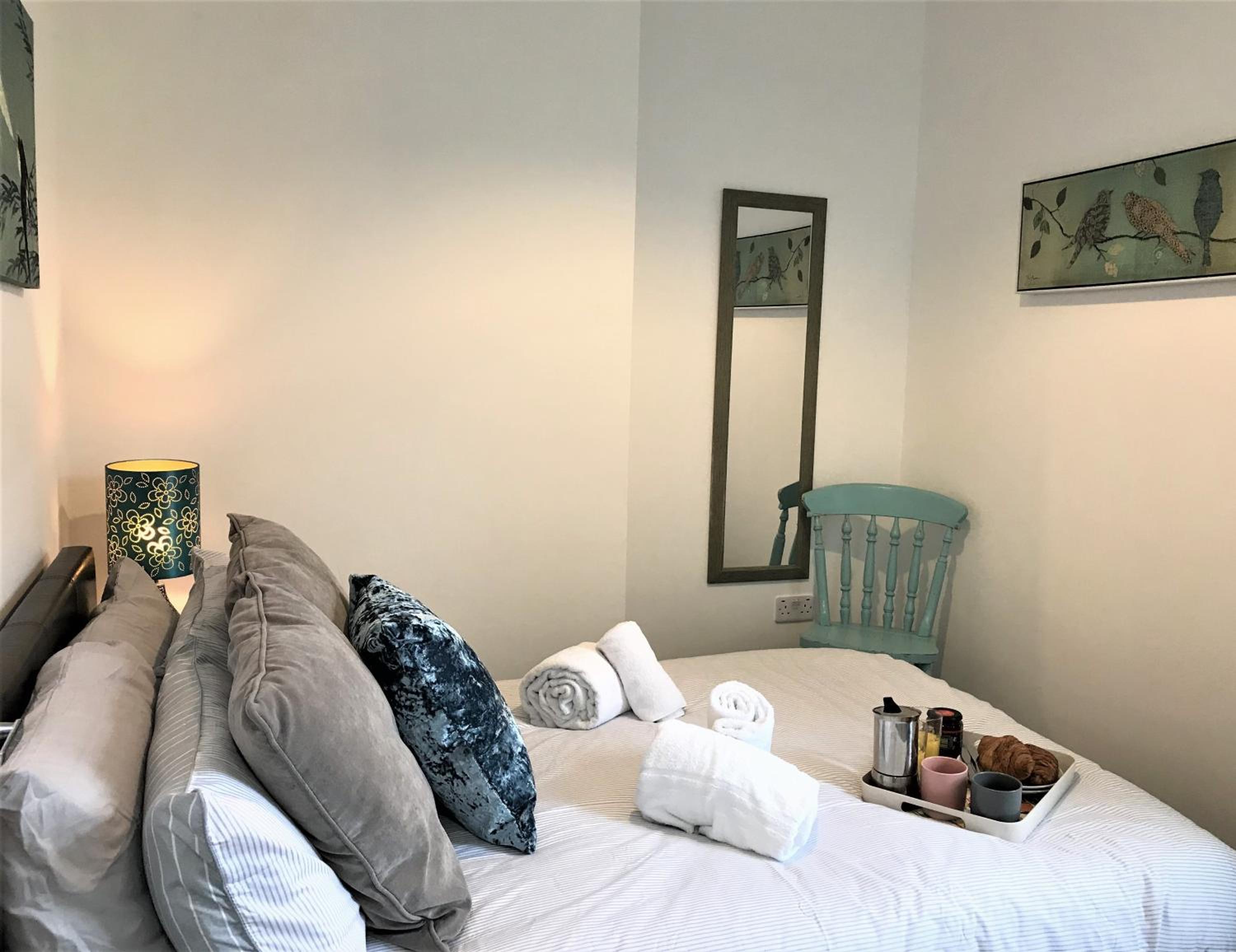 Restful 1-Bedroom flat in St Helens view 3