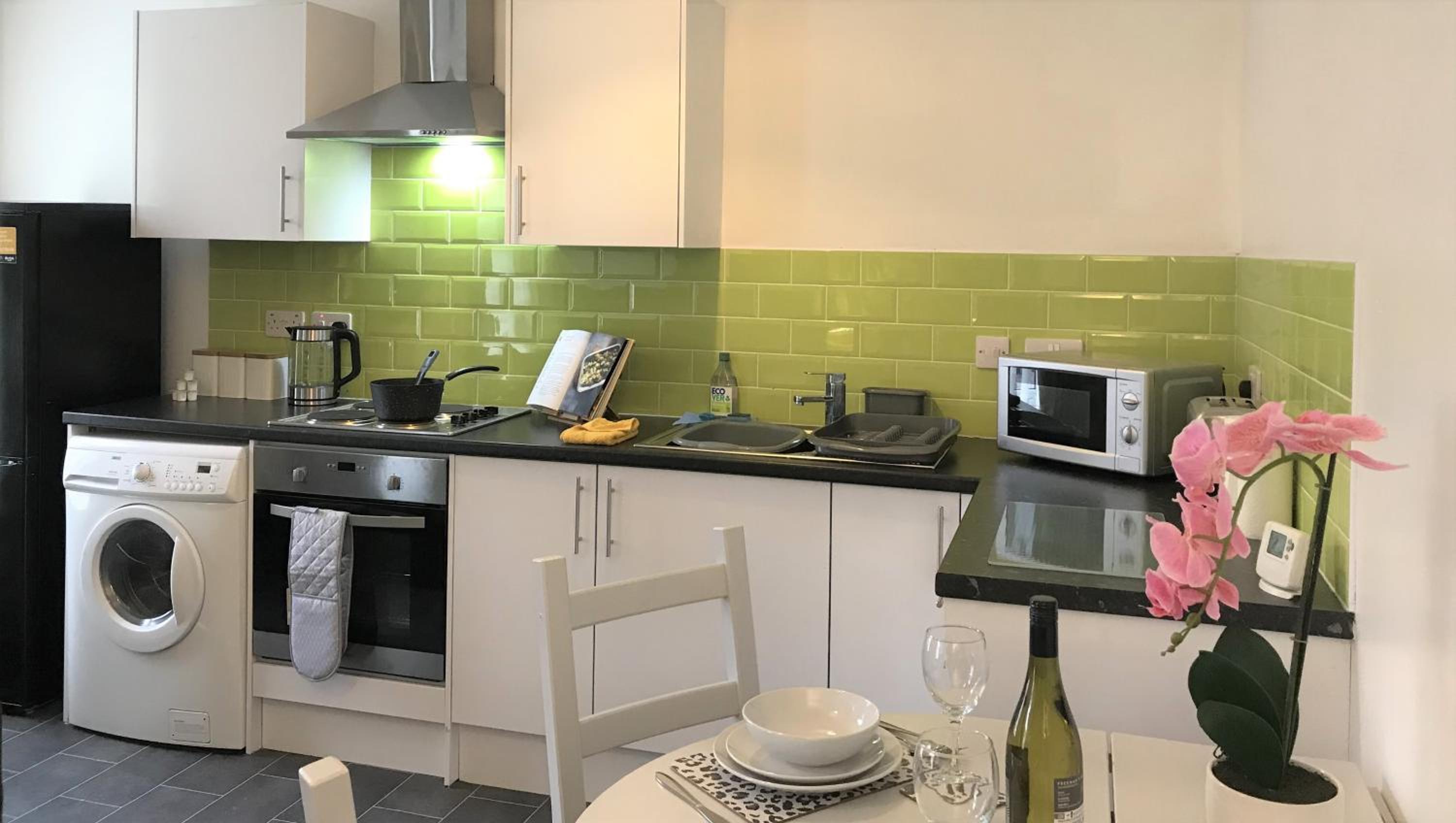 Restful 1-Bedroom flat in St Helens view 5