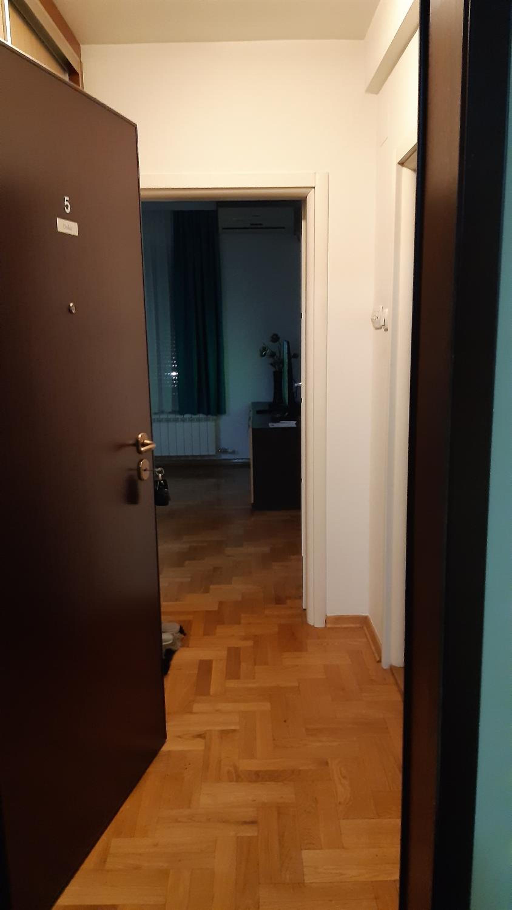 Photo 9