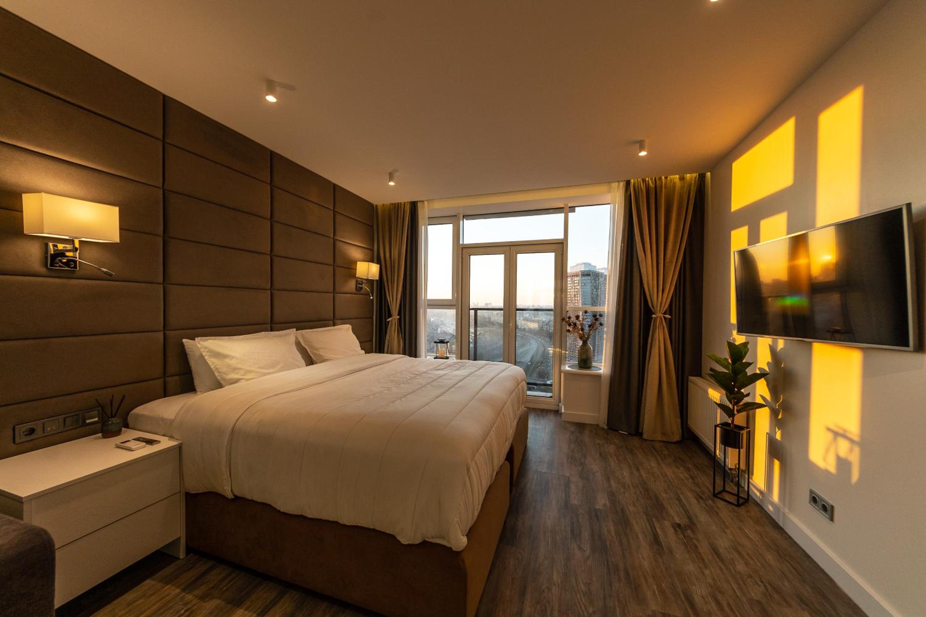 VICTORY-38 LUXURY APARTMENT CEnTER view 4