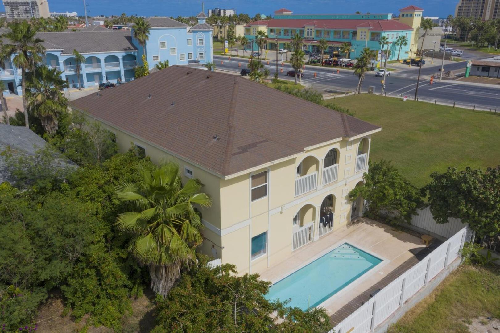 Ground Floor Condo with Pool unit A - Island Morning Sun 1