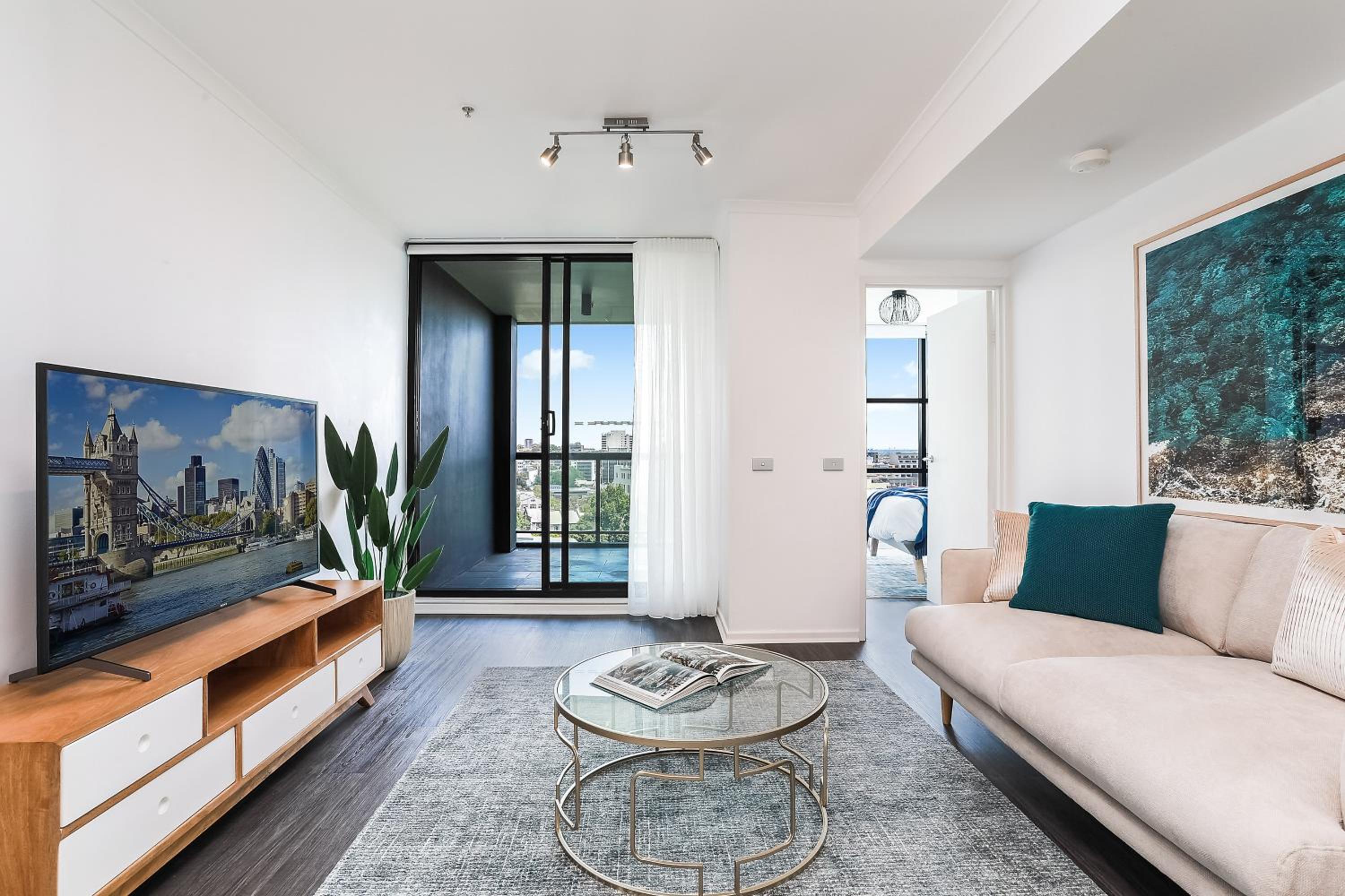 Surry Hills Modern One Bedroom Apartment -GOUL