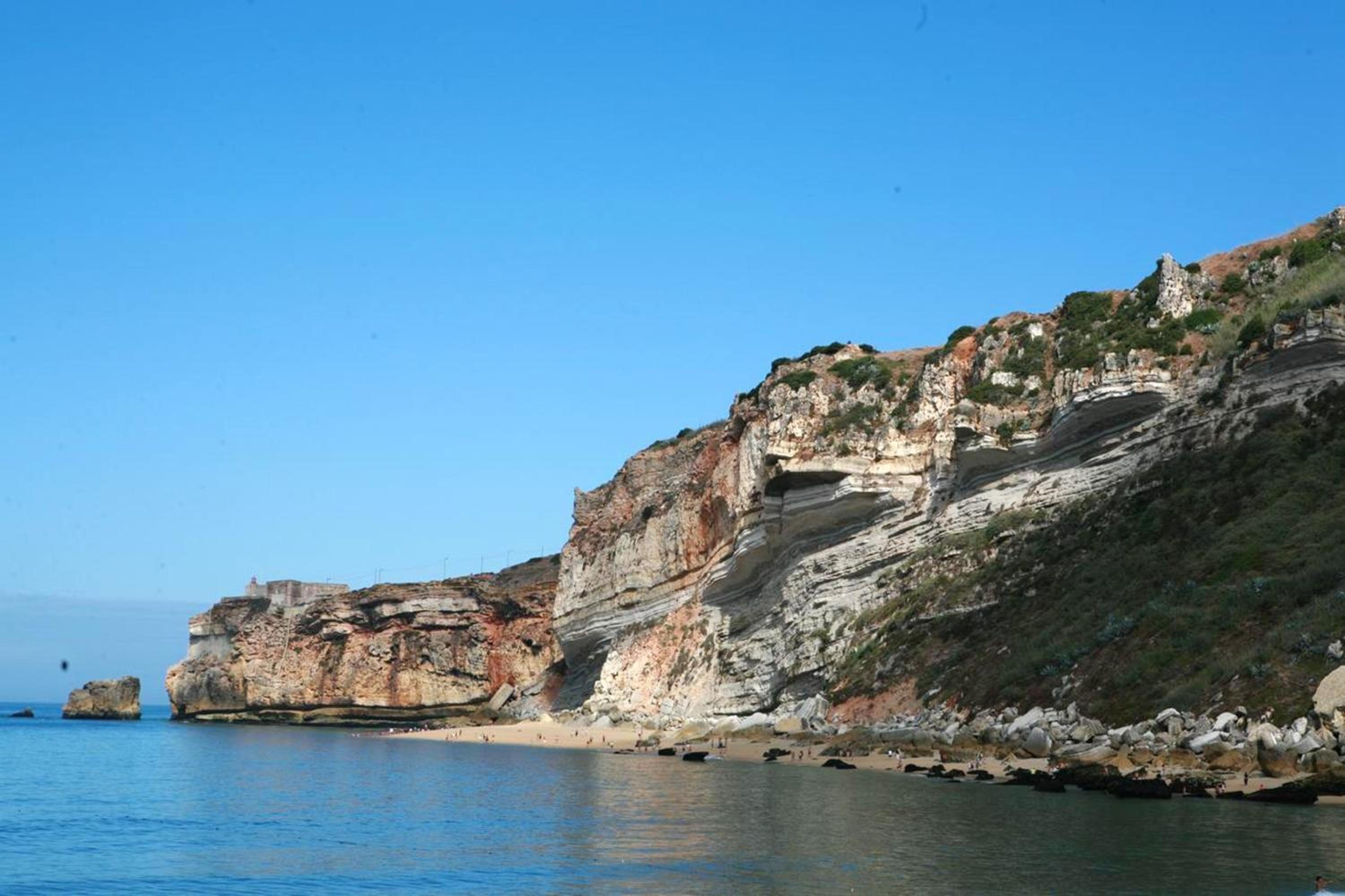 Spacious apartment with sea view in Nazaré - 120 m², fireplace