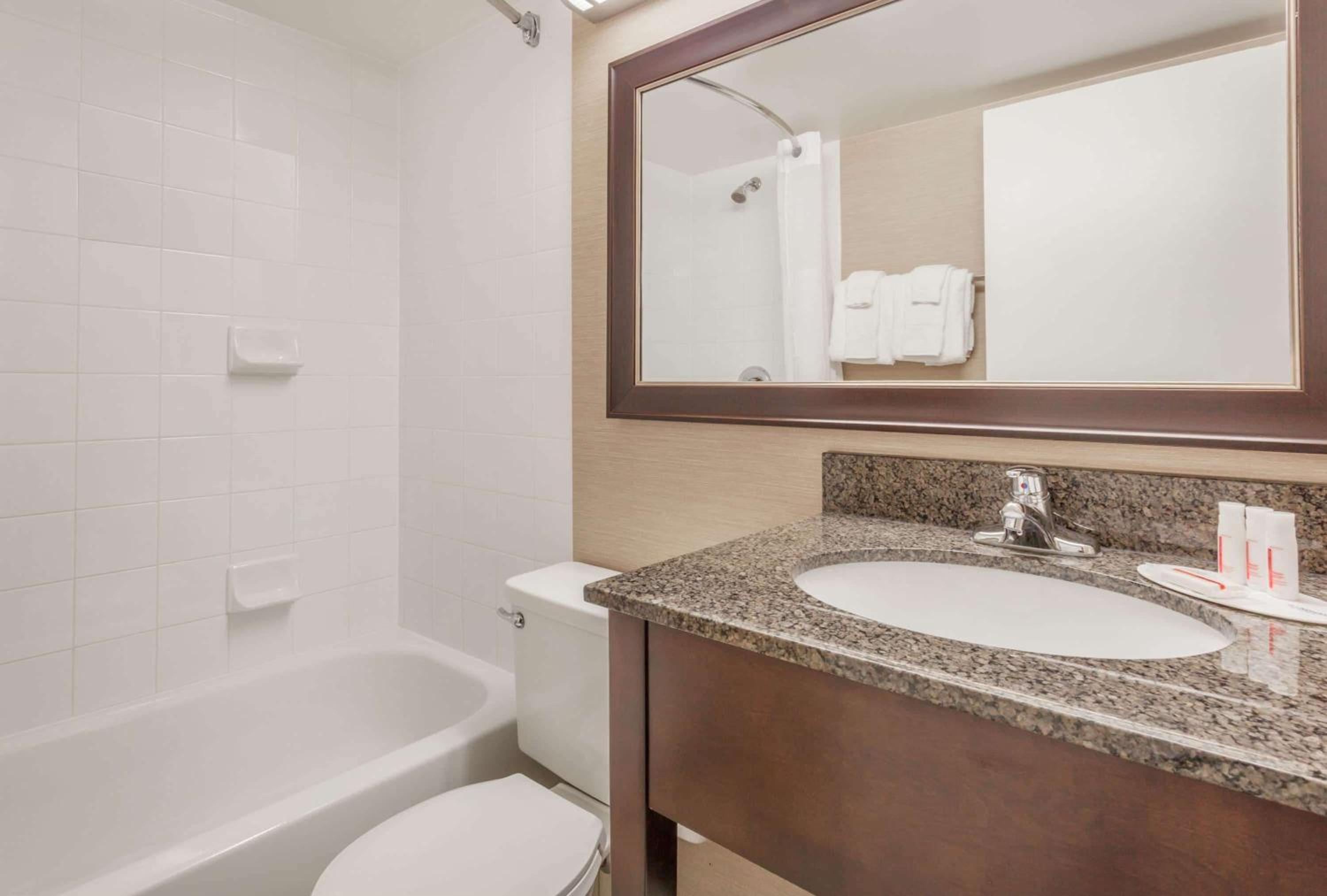 Red Deer Vacations - Baymont by Wyndham Red Deer - Property Image 5