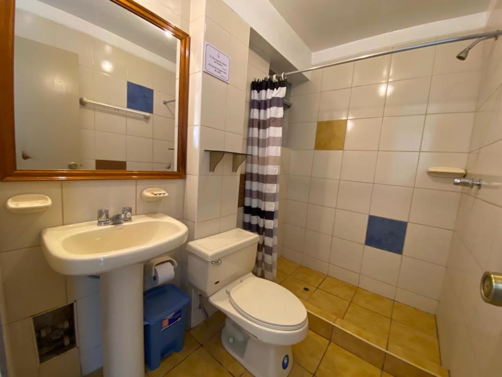 Hostal Oscar Inn view 5