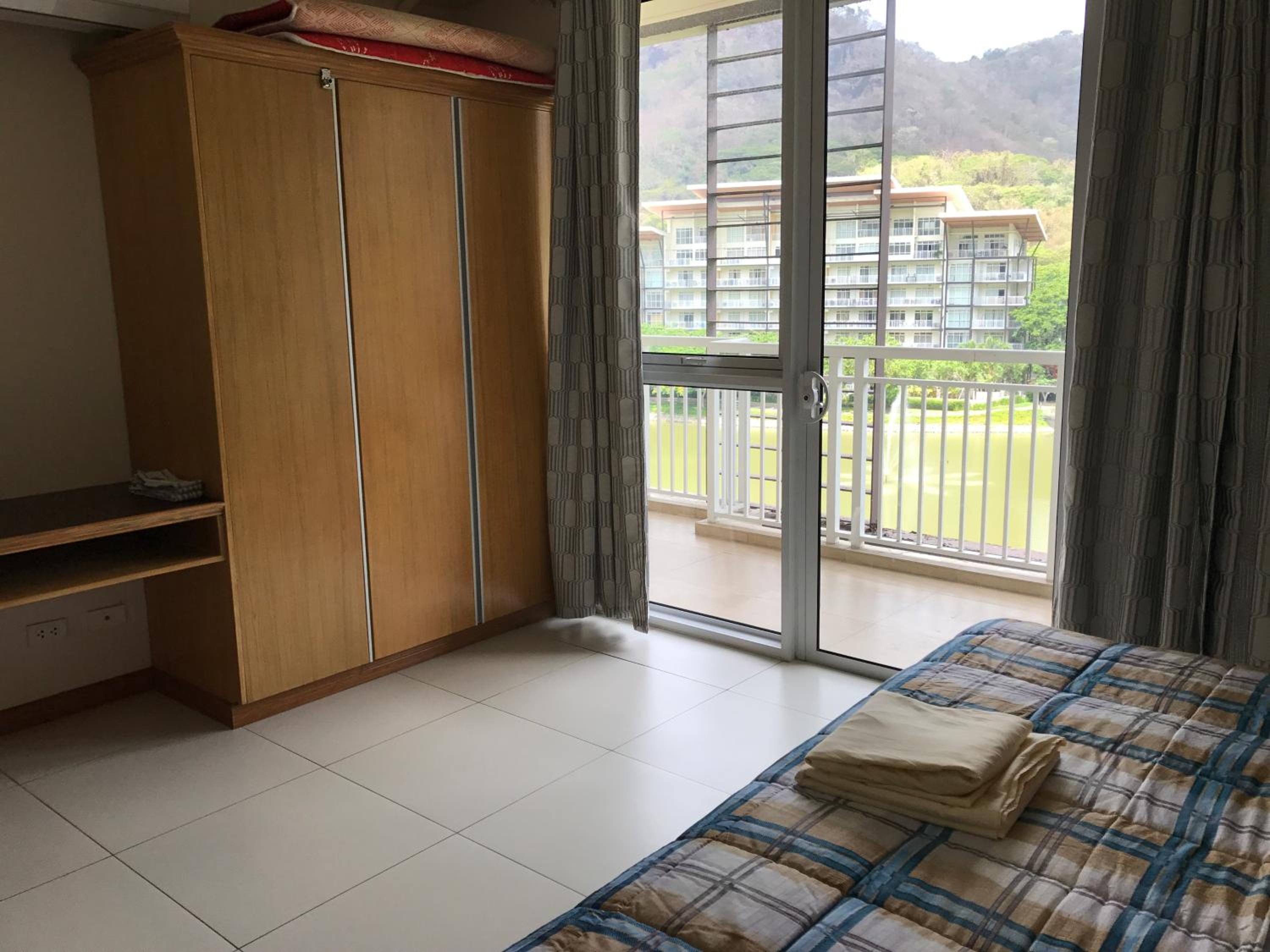 Creys Condo 2 at Pico de Loro Cove view 4