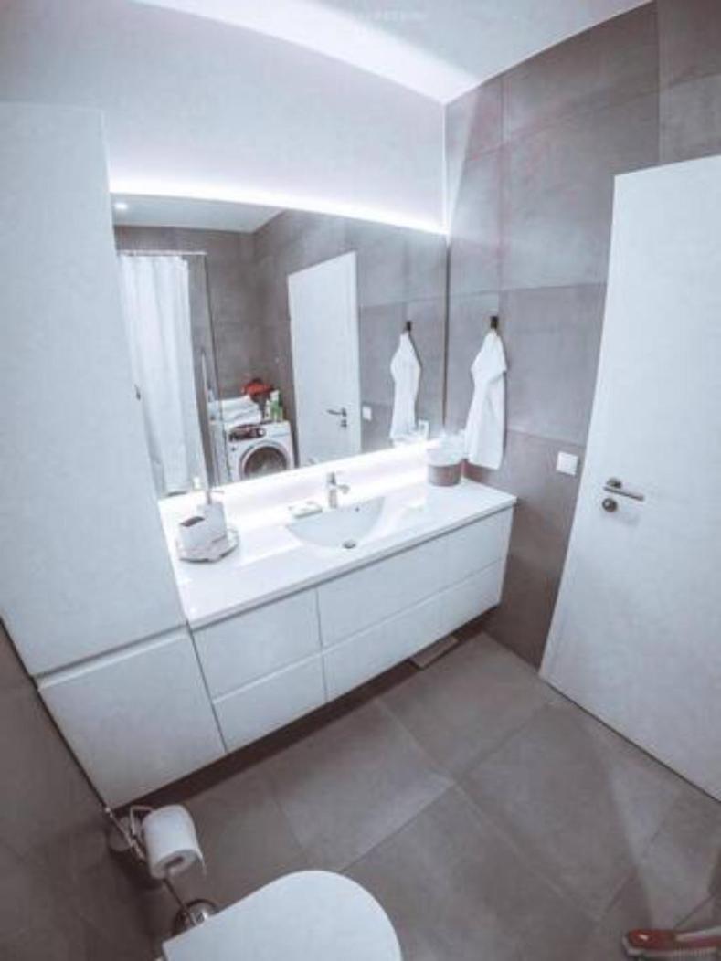 Luxury New Apt in Downtown (83 sqm) view 5