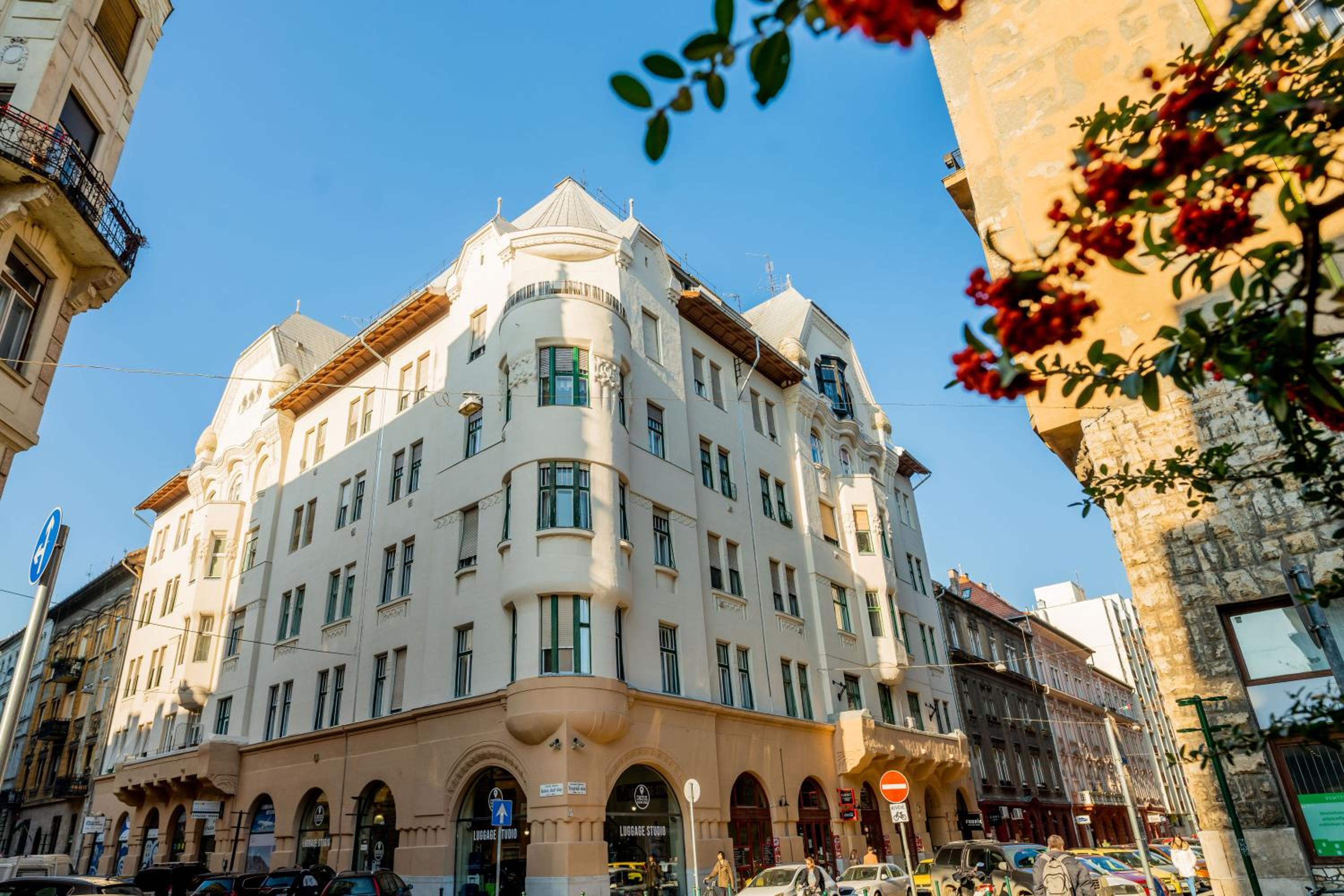 SLEEP'N Budapest Apartment view 4