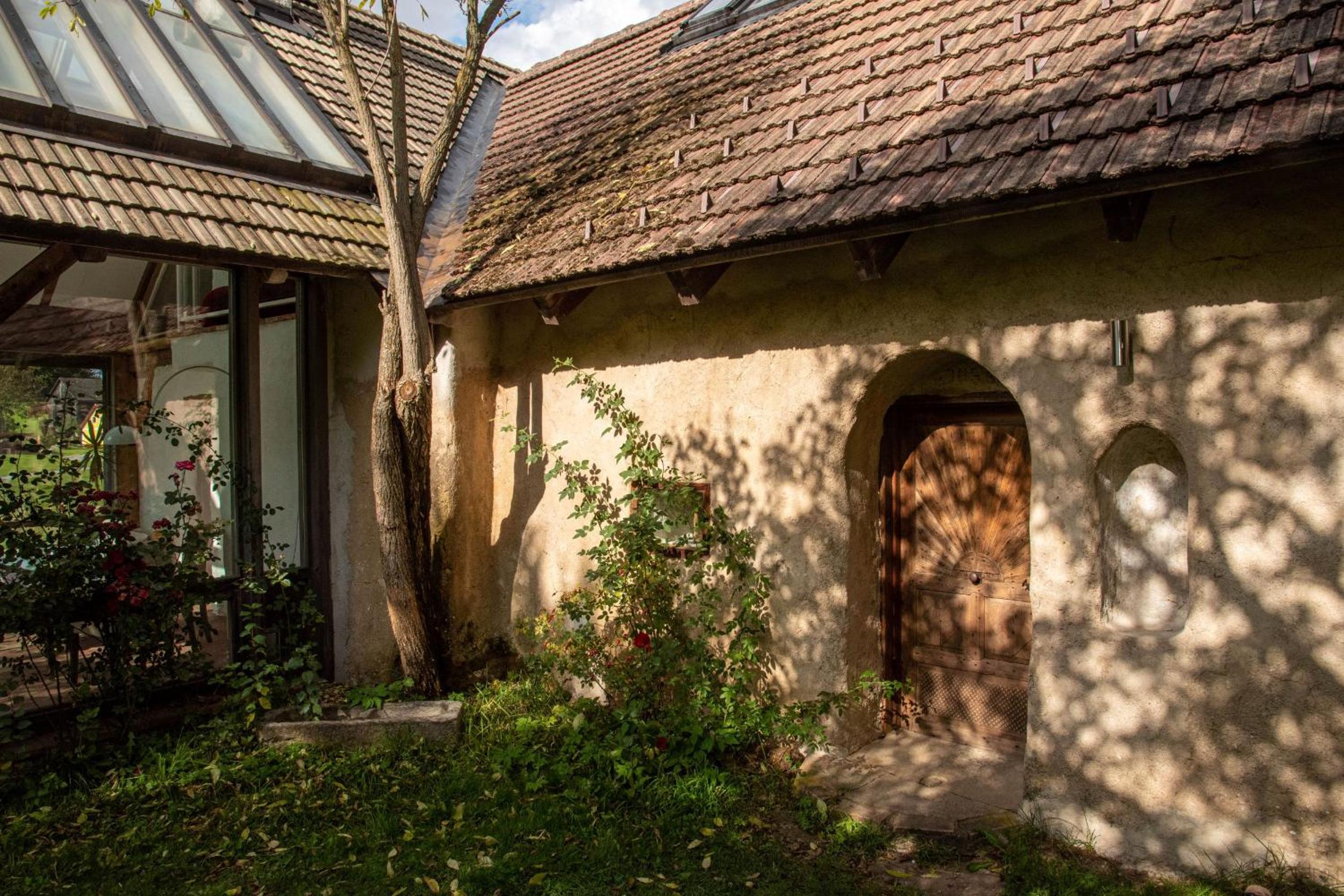 WALD-LAND-HOF Schloss Rosenau