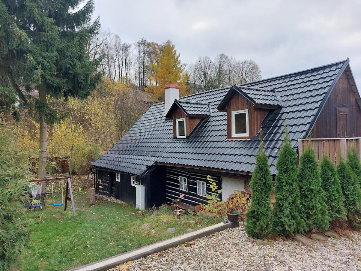 Roubenka u potoka Výprachtice view 3