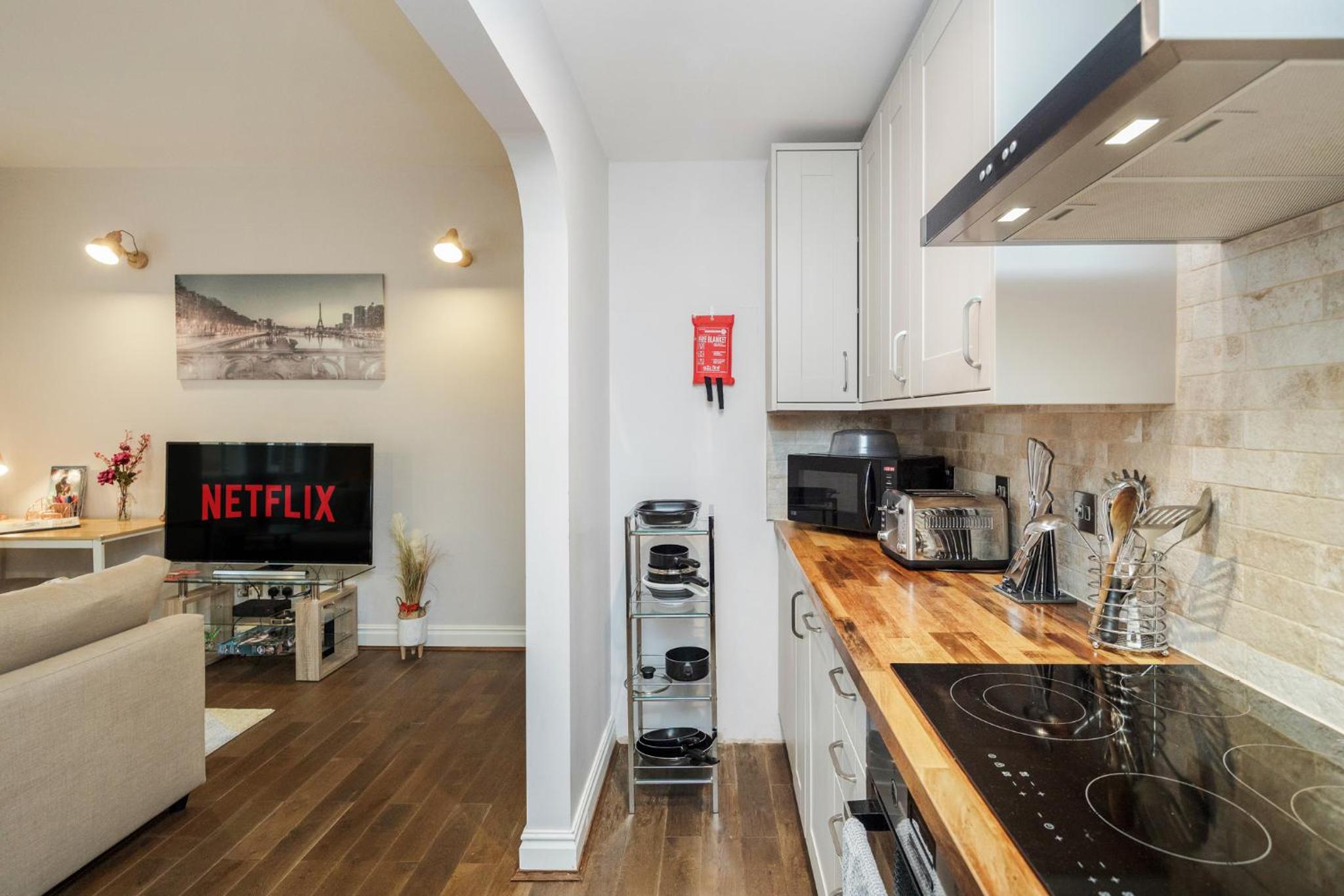 MPL Apartments - Watford The Junction Short-Term Rentals - 2bed-FREE PARKING view 5