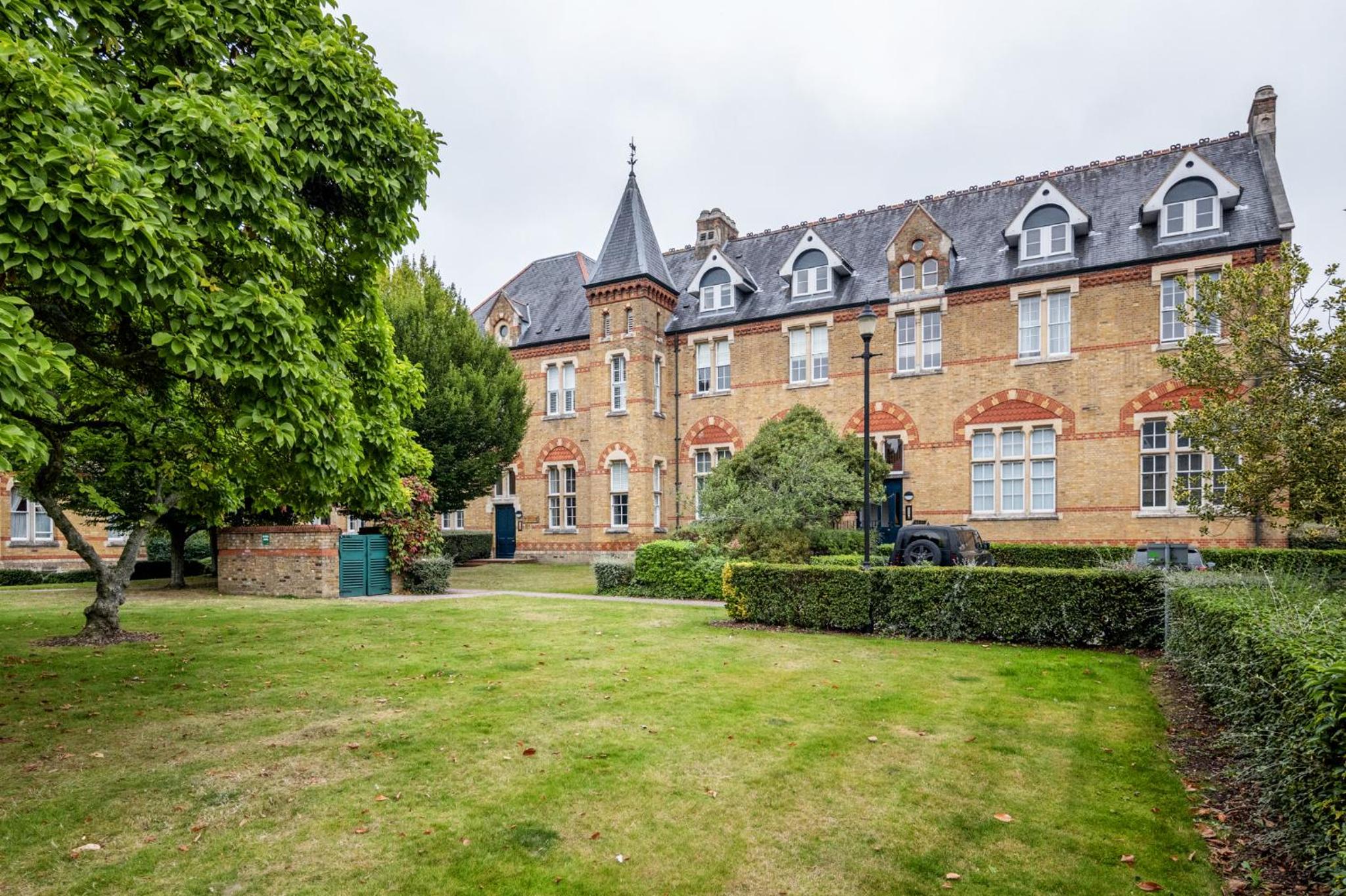 MPL Apartments - Watford The Junction Short-Term Rentals - 2bed-FREE PARKING view 3