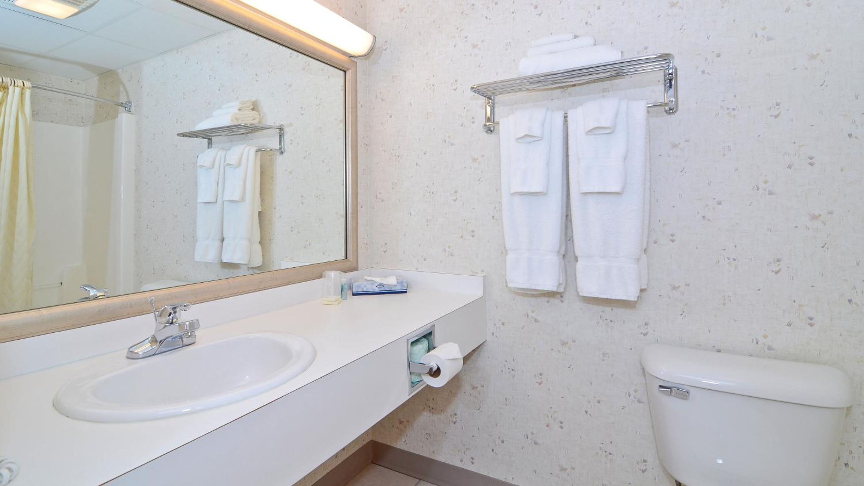 Magnuson Grand Pioneer Inn and Suites