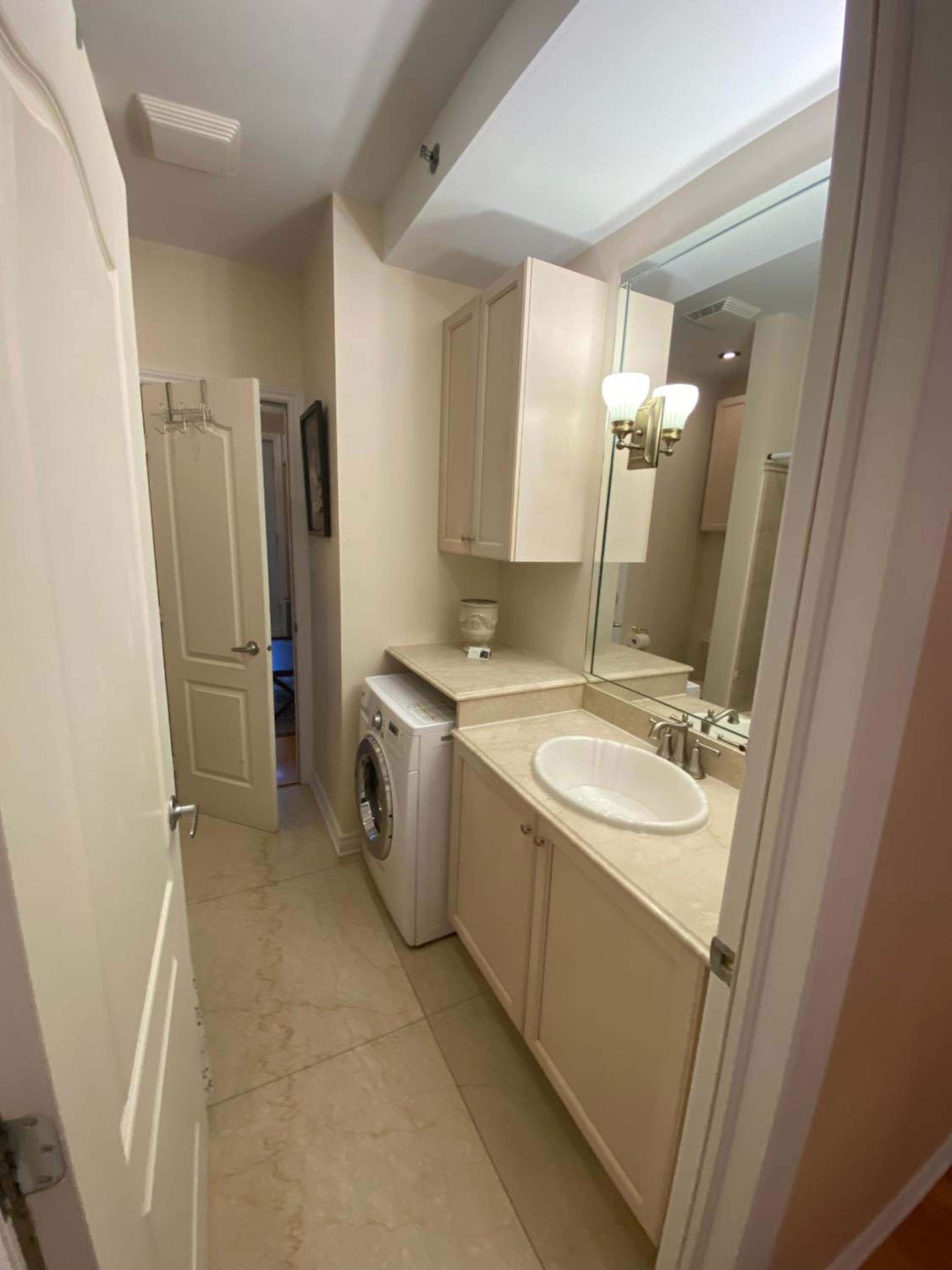 ApartHotelMontreal by Les Terrasses Saint Urbain 2225I2