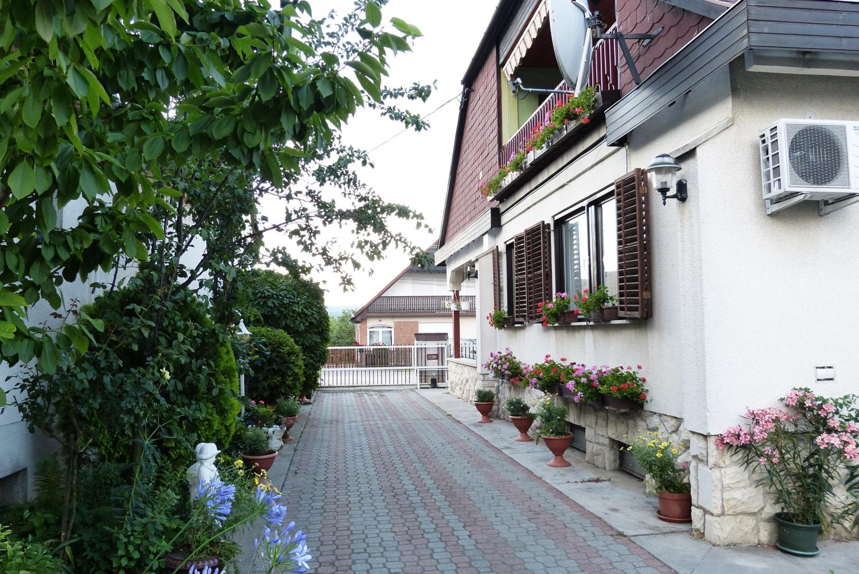 Photo 32