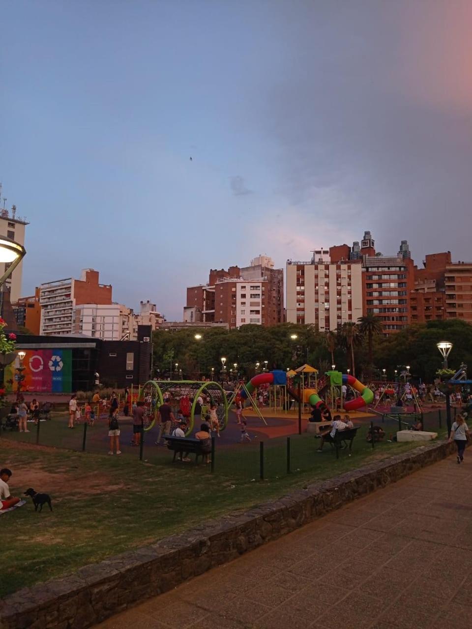 Excepcional dpto frente a Plaza de la Intendencia